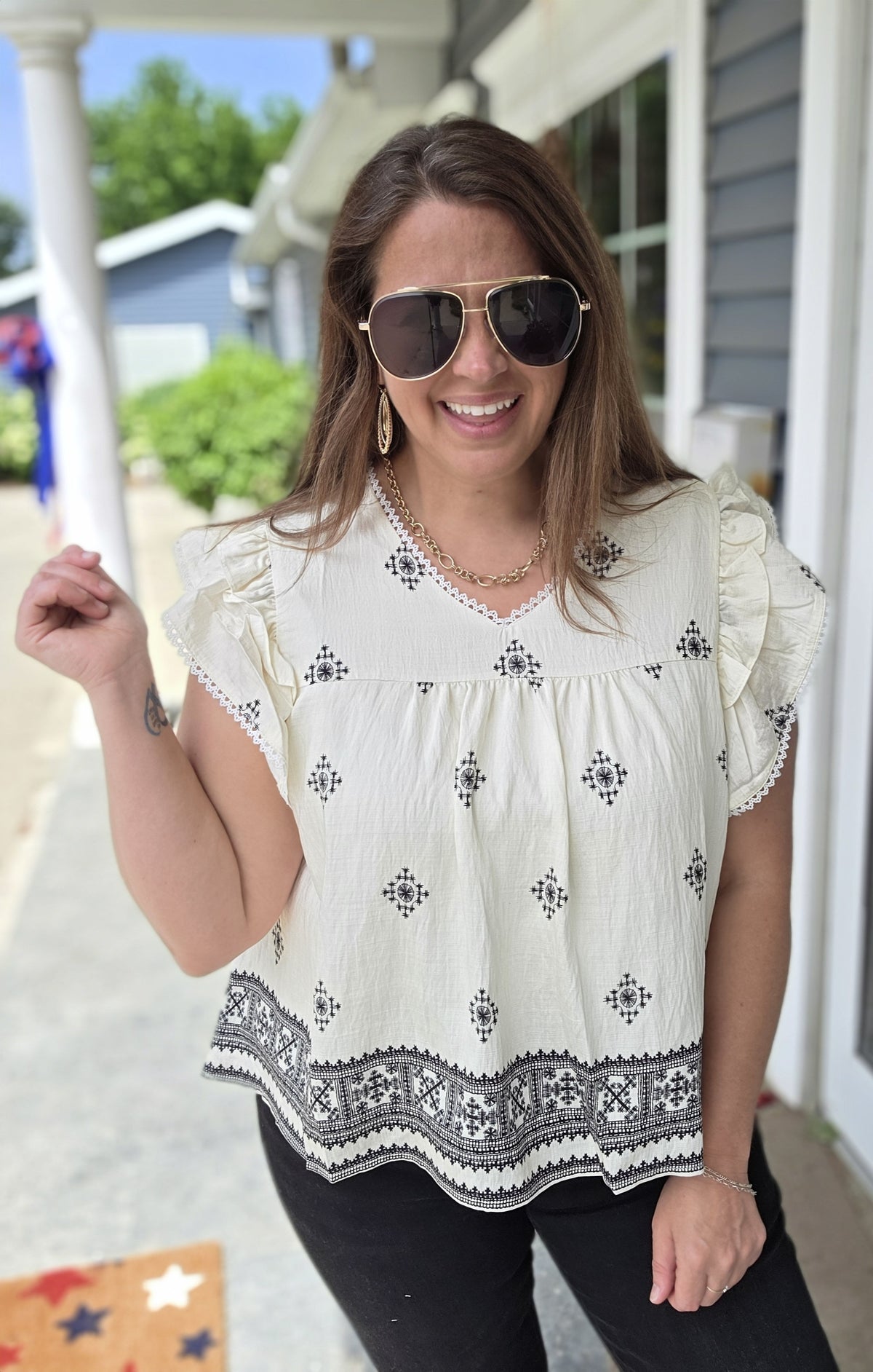 CREAM/BLACK PRINTED V NECK TOP W/ LACE TRIM