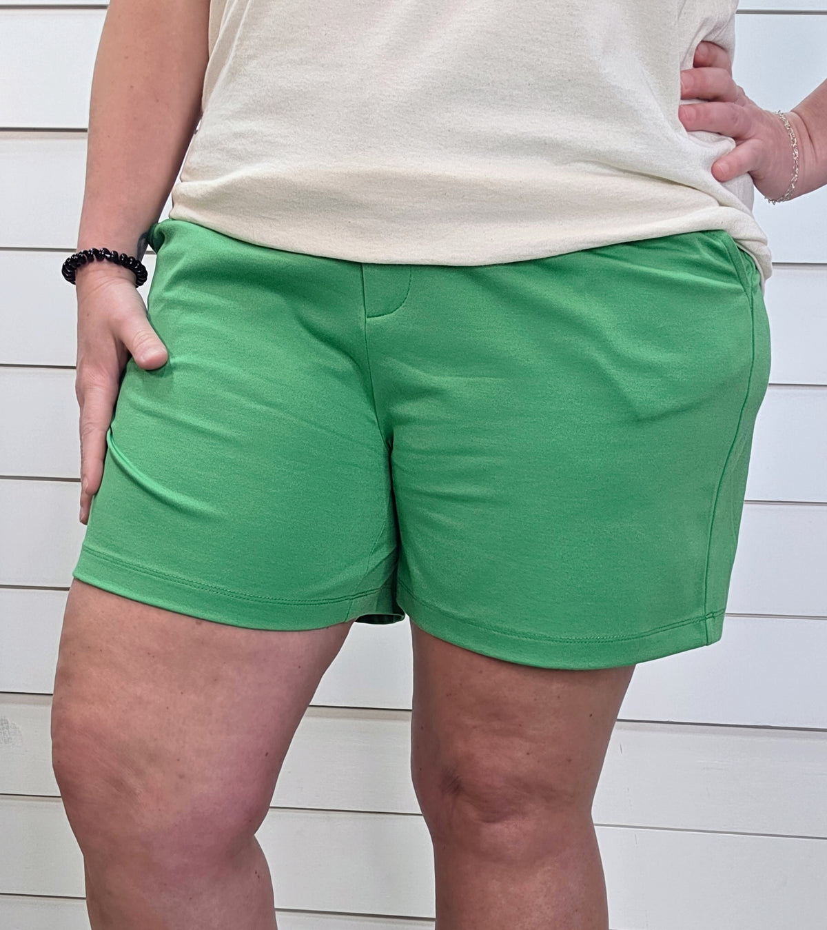 DEAR SCARLETT SHORTS- KELLY GREEN
