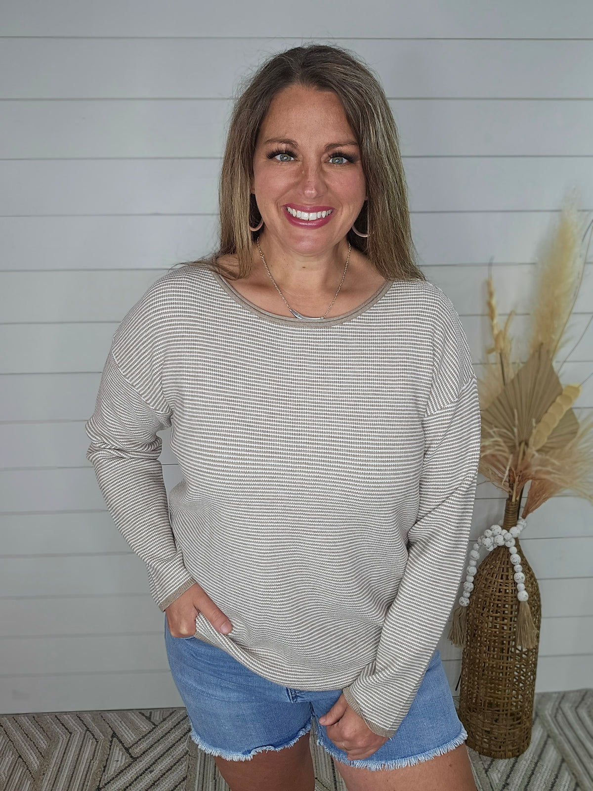 TAUPE/WHITE STRIPED TEXTURER CREW NECK LIGHT WEIGHT SWEATER PULLOVER