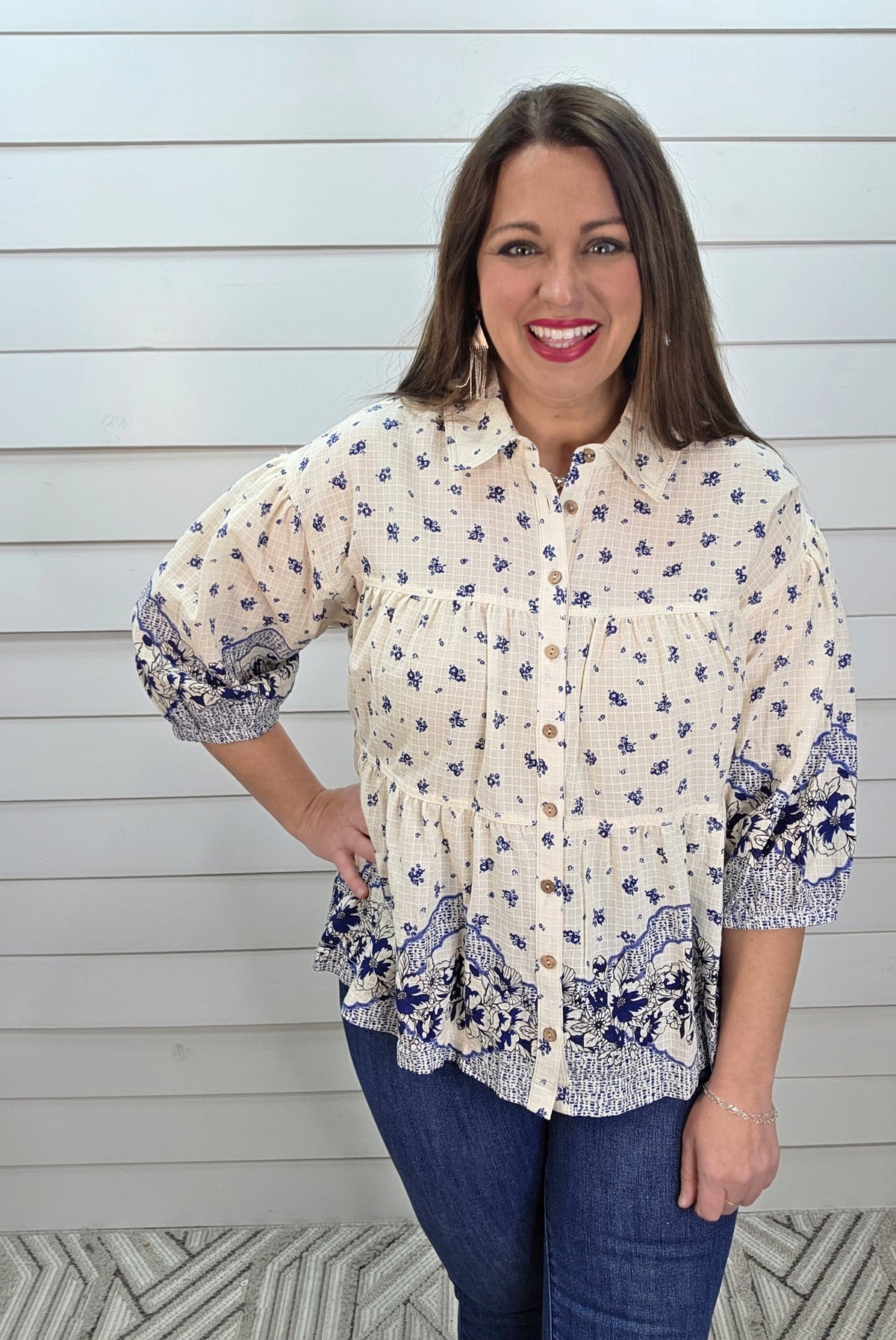 WHITE/BLUE TEXTURED WOVEN BUTTON DOWN FLORAL TOP