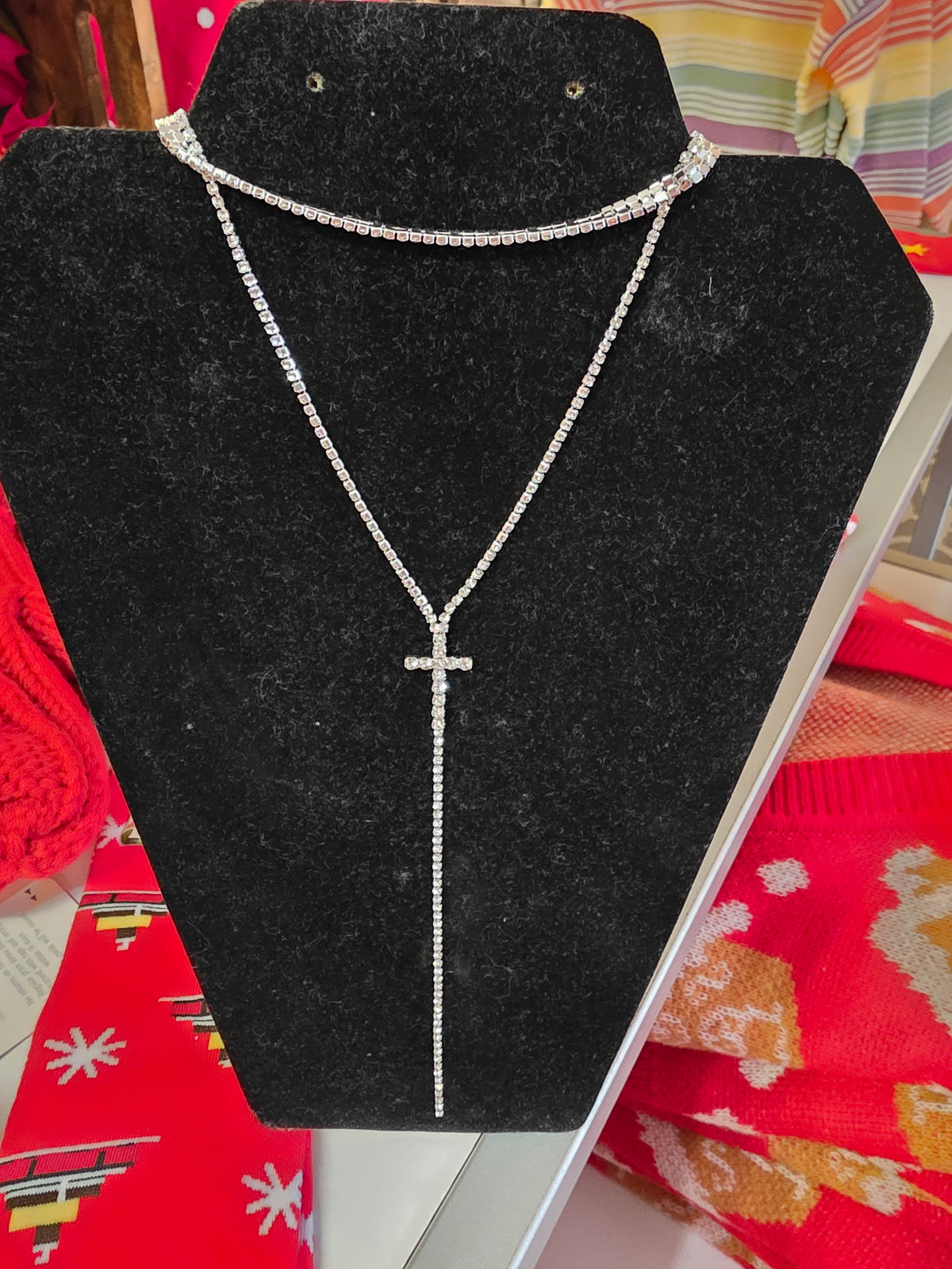 SILVER CROSS RHINESTONE NECKLACE
