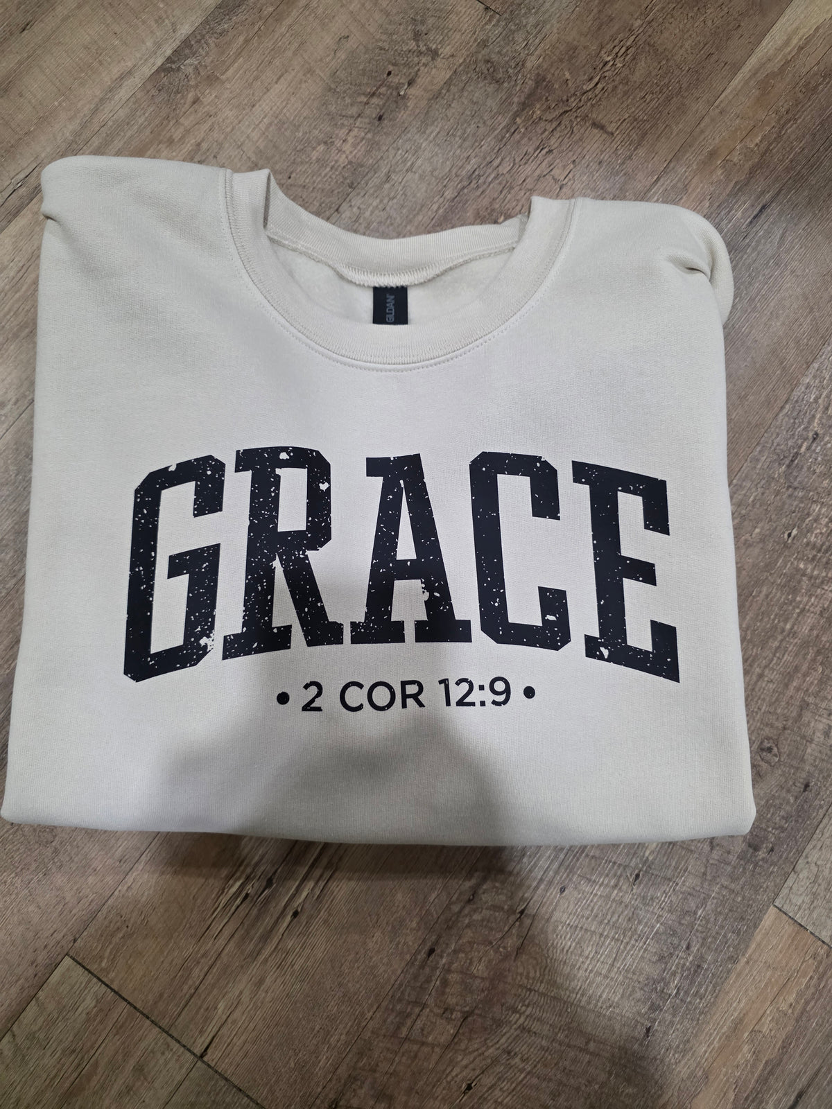 GRACE GRAPHIC SWEATSHIRT