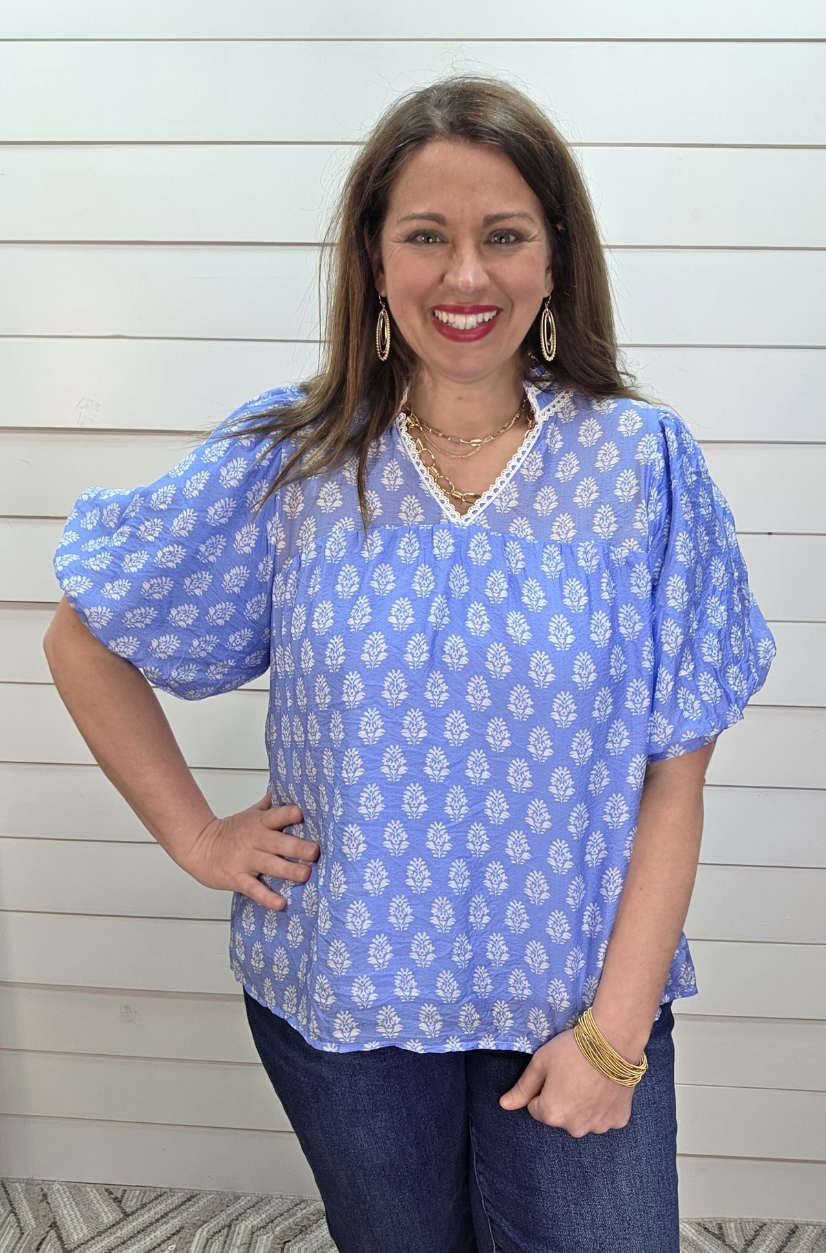LIGHT BLUE/CREAM PRINTED V NECK TOP W/ LACE TRIM