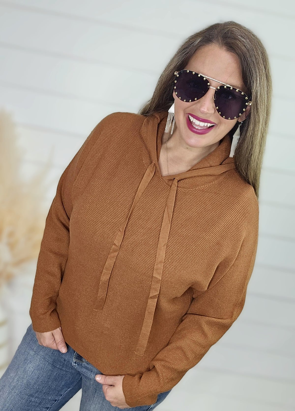 TOFFEE WAFFLE TEXTURED HOODED PULLOVER