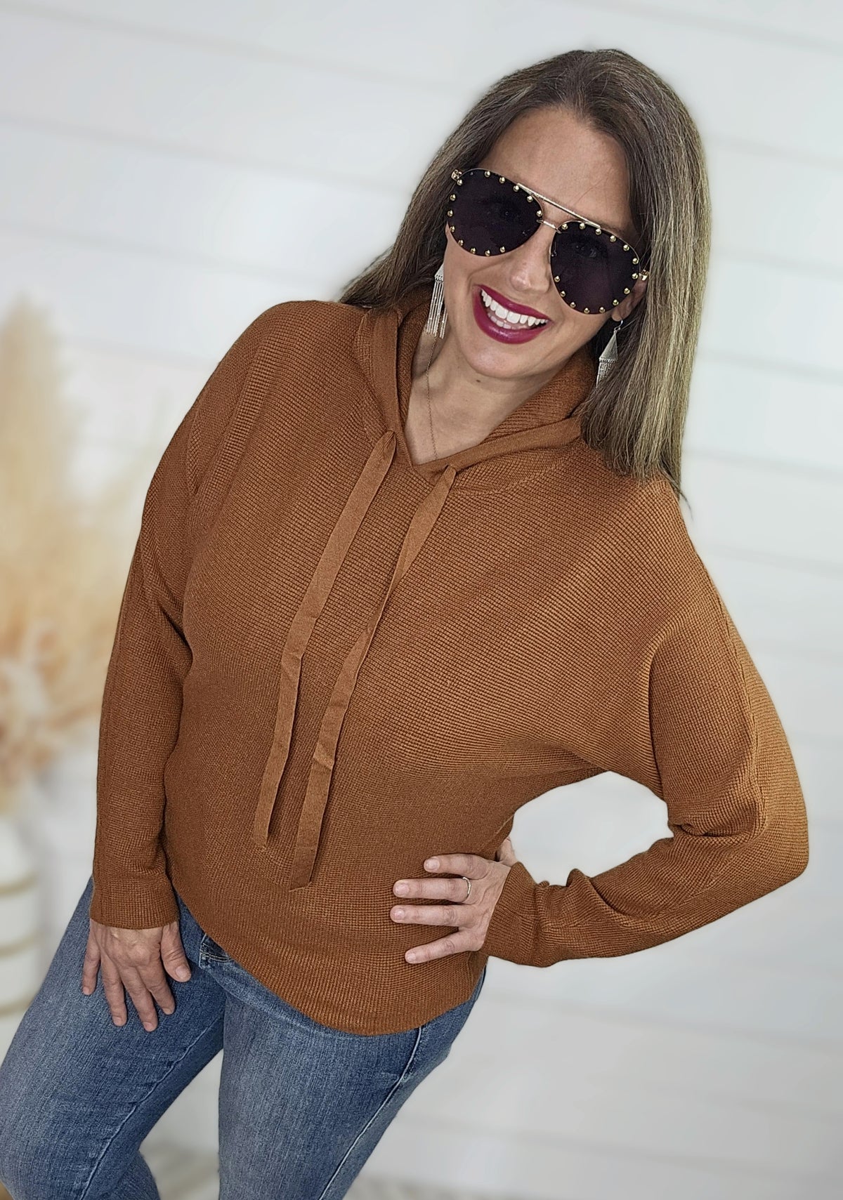 TOFFEE WAFFLE TEXTURED HOODED PULLOVER