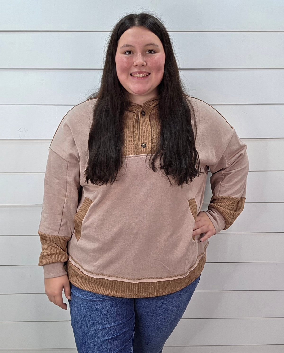 TAUPE WAFFLE CONTRST BUTTON HOODED KNIT TOP W/ POCKETS