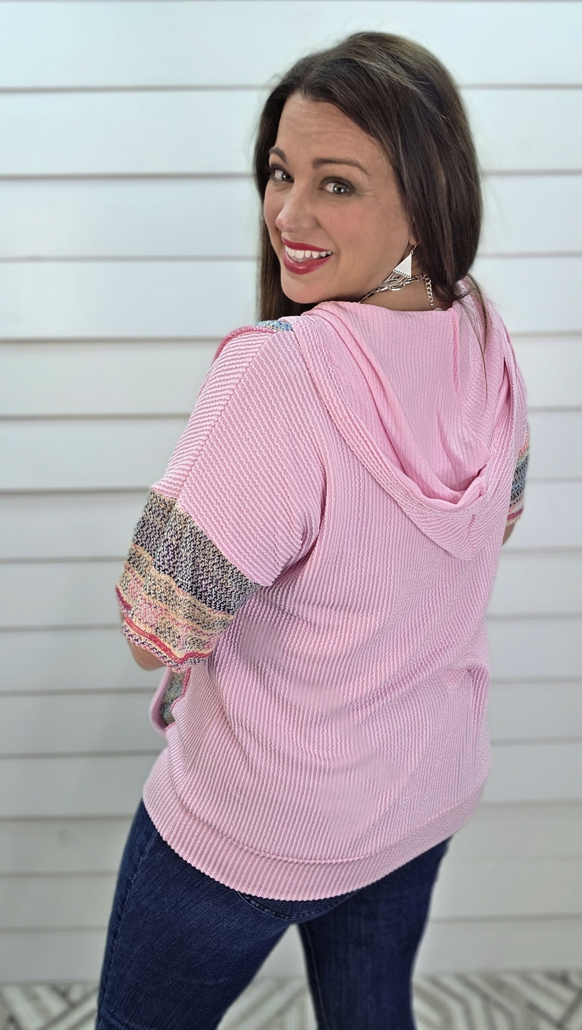 PINK/MULTI COLOR KNIT SHORT SLEEVE HOODED TOP