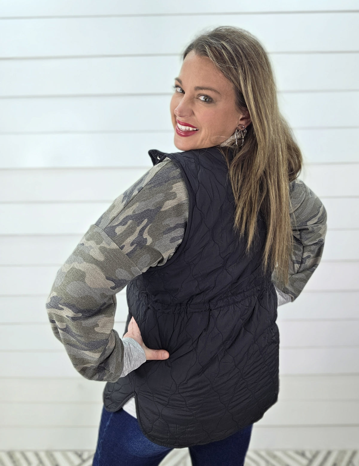 BLACK SHERPA LINED QUILTED TIE VEST