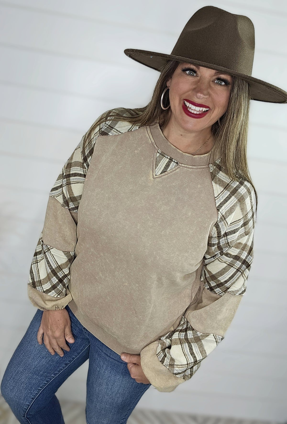 MINERAL WASH MOCHA PULLOVER W/ PLAID CONTRAST SLEEVES