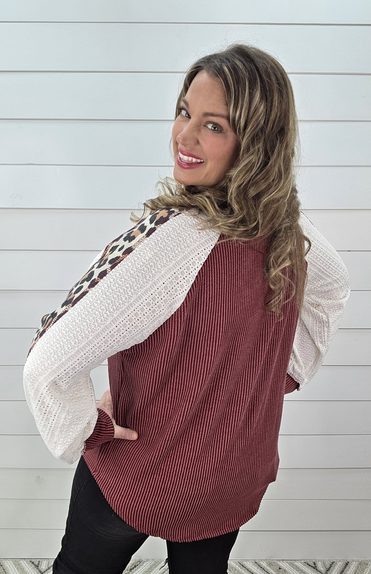 BURGUNDY RAISED RIBBED/ANIMAL/LACE TRIM BUTTON TOP