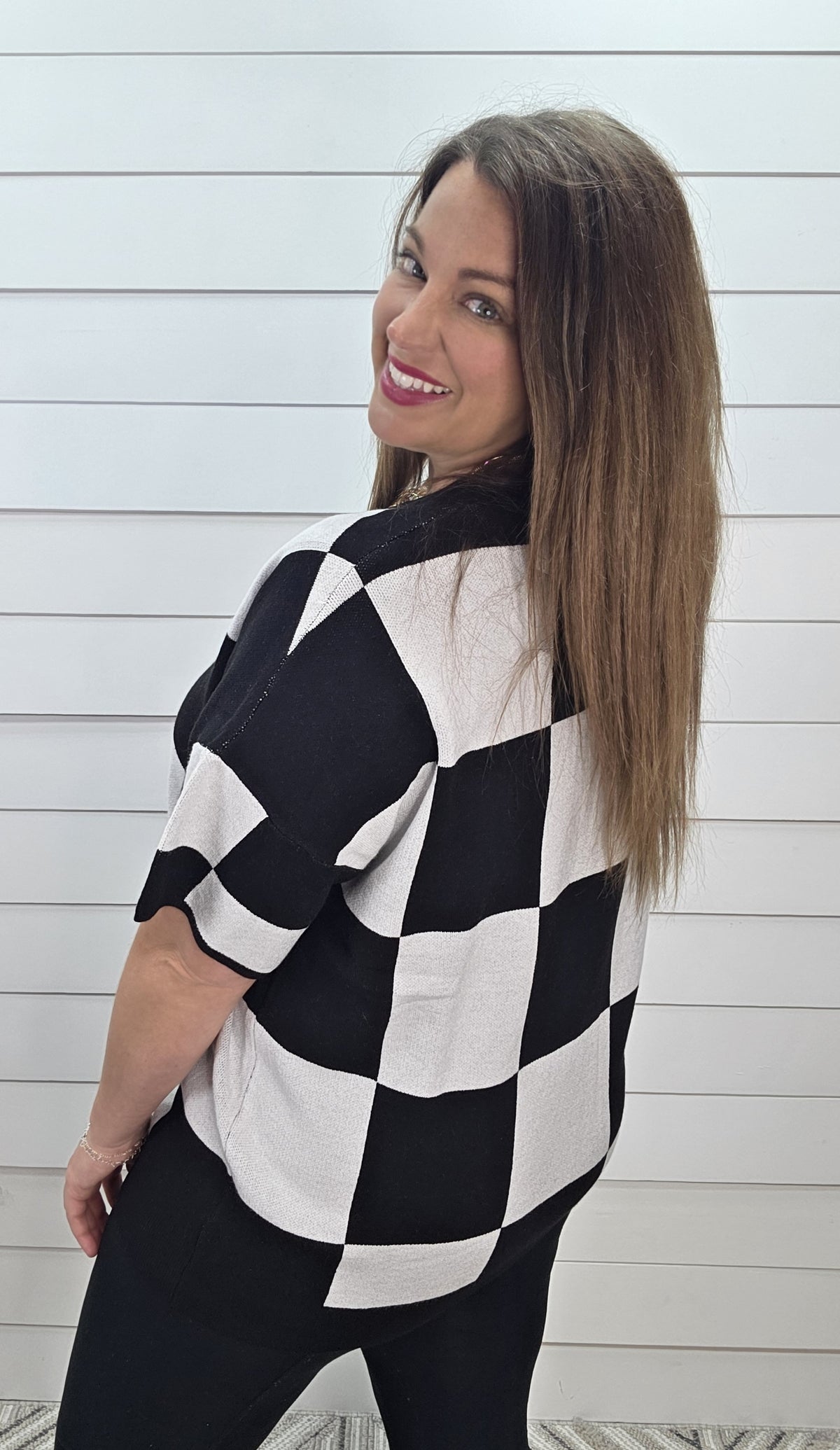 BLACK AND WHTIE CHECK SHORT SLEEVE SWEATER KNIT TOP