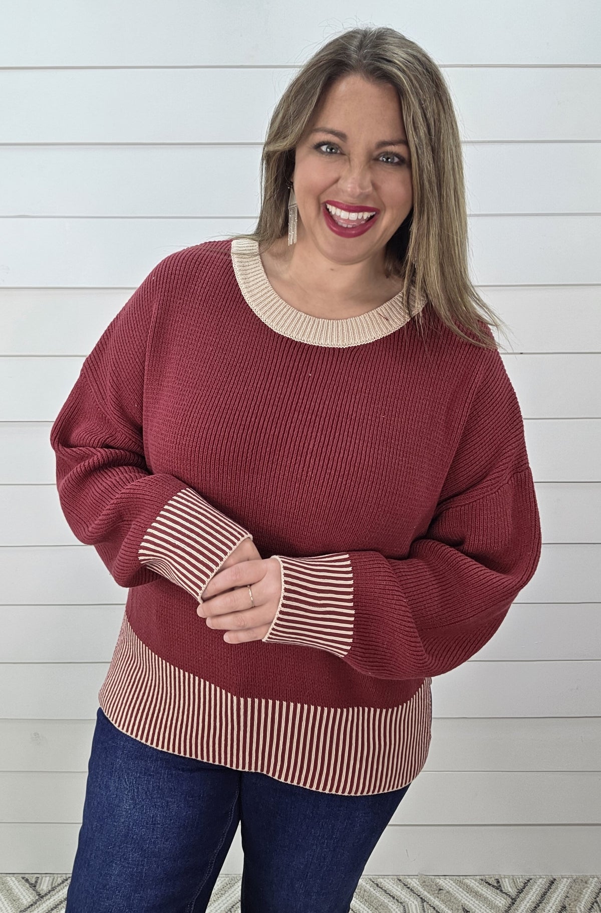 BURGUNDY CONTRAST STRIPED HEM W/ BUTTON BACK DETAIL SWEATER
