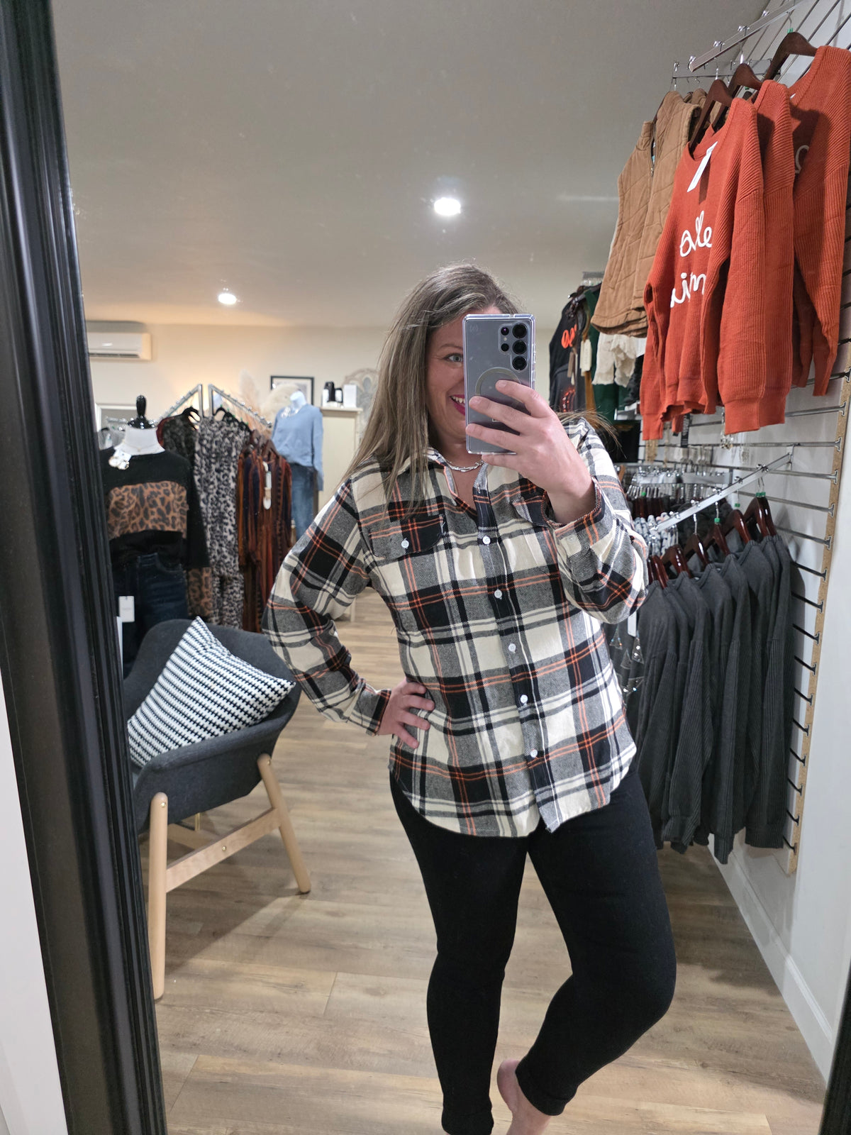 BLACK/ORANGE PLAID FLANNEL BUTTON DOWN