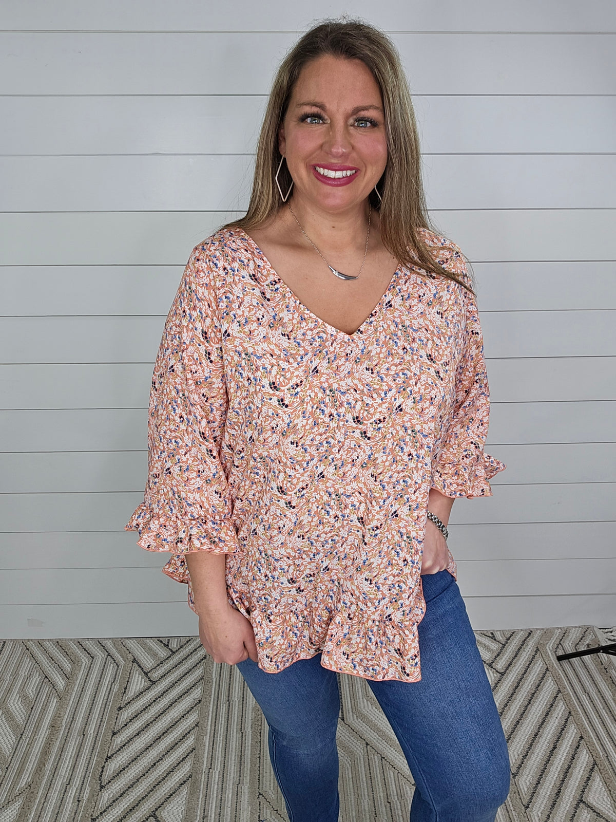 CORAL/NAVY FLORAL RUFFLE WOVEN TOP