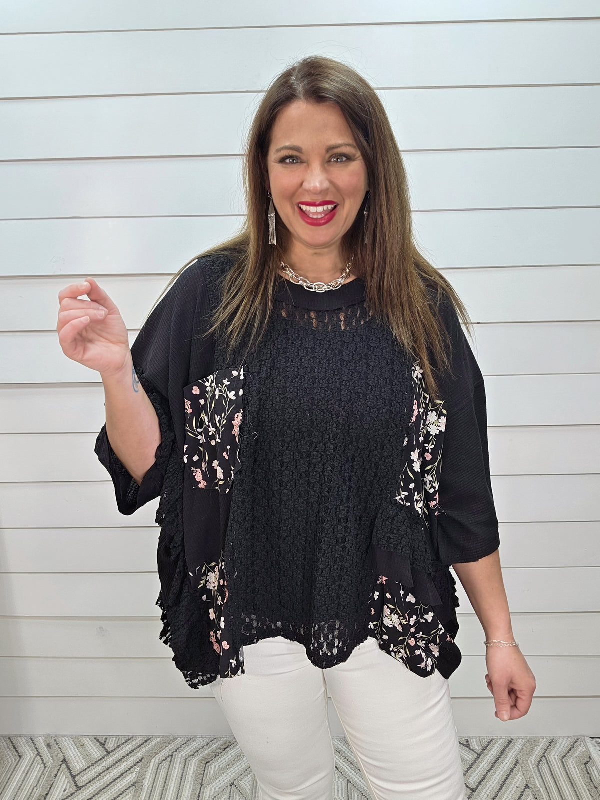 POL OVERSIZED BLACK LACE/FLORAL CONTRAST TOP