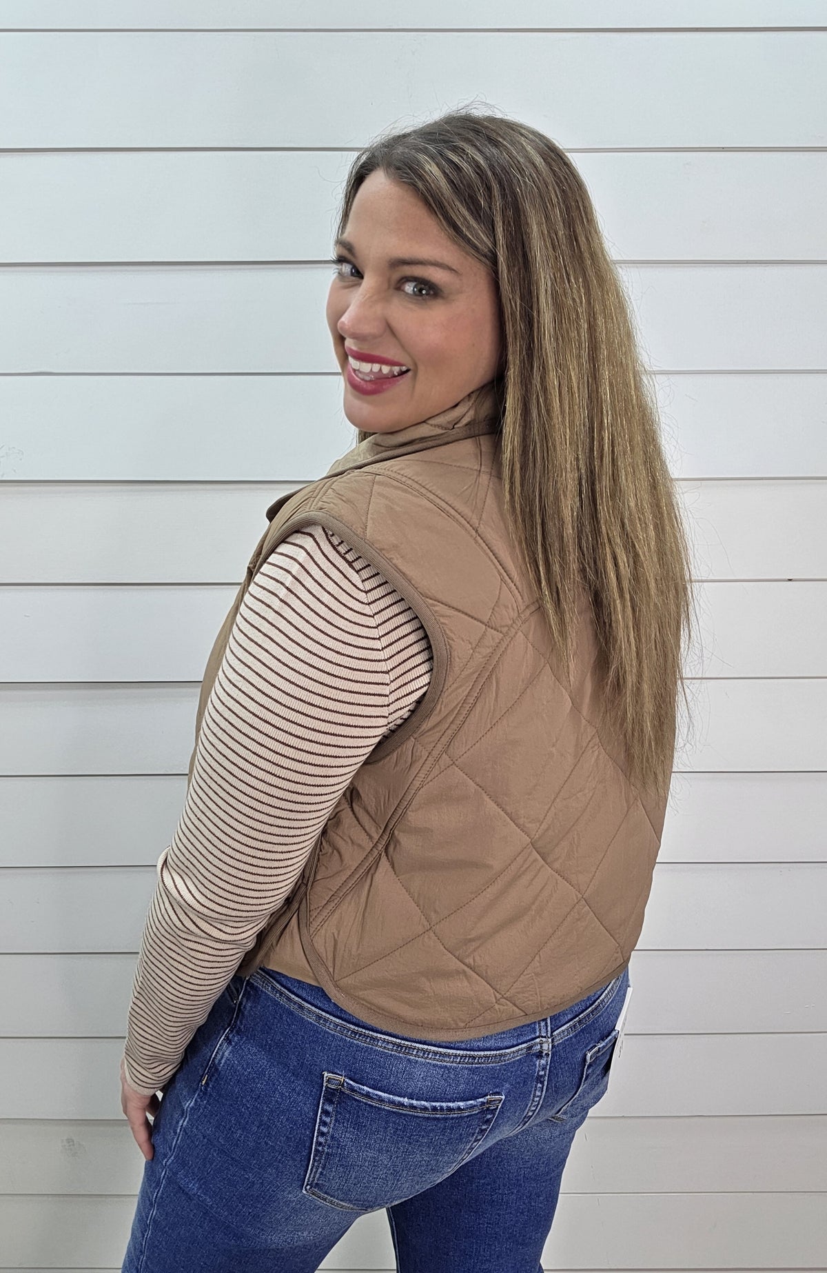 MOCHA LIGHT WEIGHT QUILTED VEST