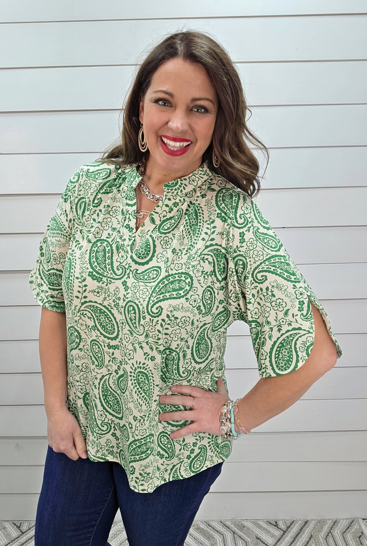 DEAR SCARLETT BREEZE SPLIT SLEEVE TOP - KELLY GREEN/CREAM PRINTED