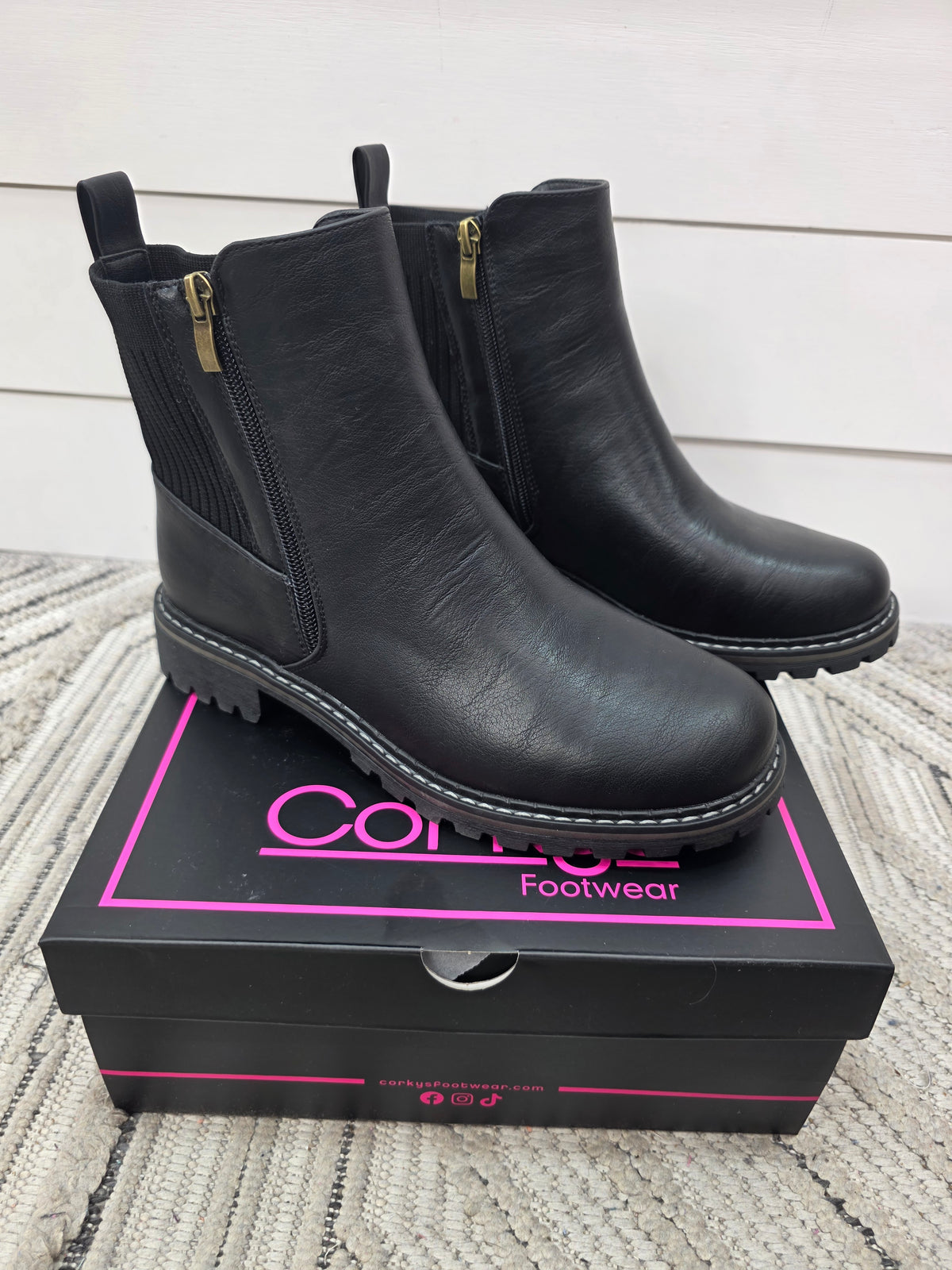 CORKY'S DON'T BE DIFFICULT - BLACK