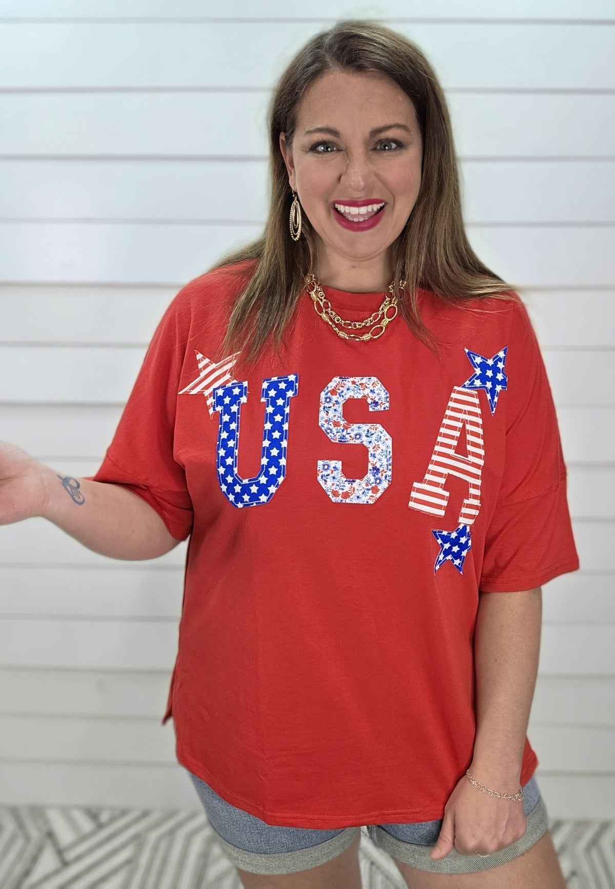RED USA EMBROIDRED KNIT SHORT SLEEVE TOP