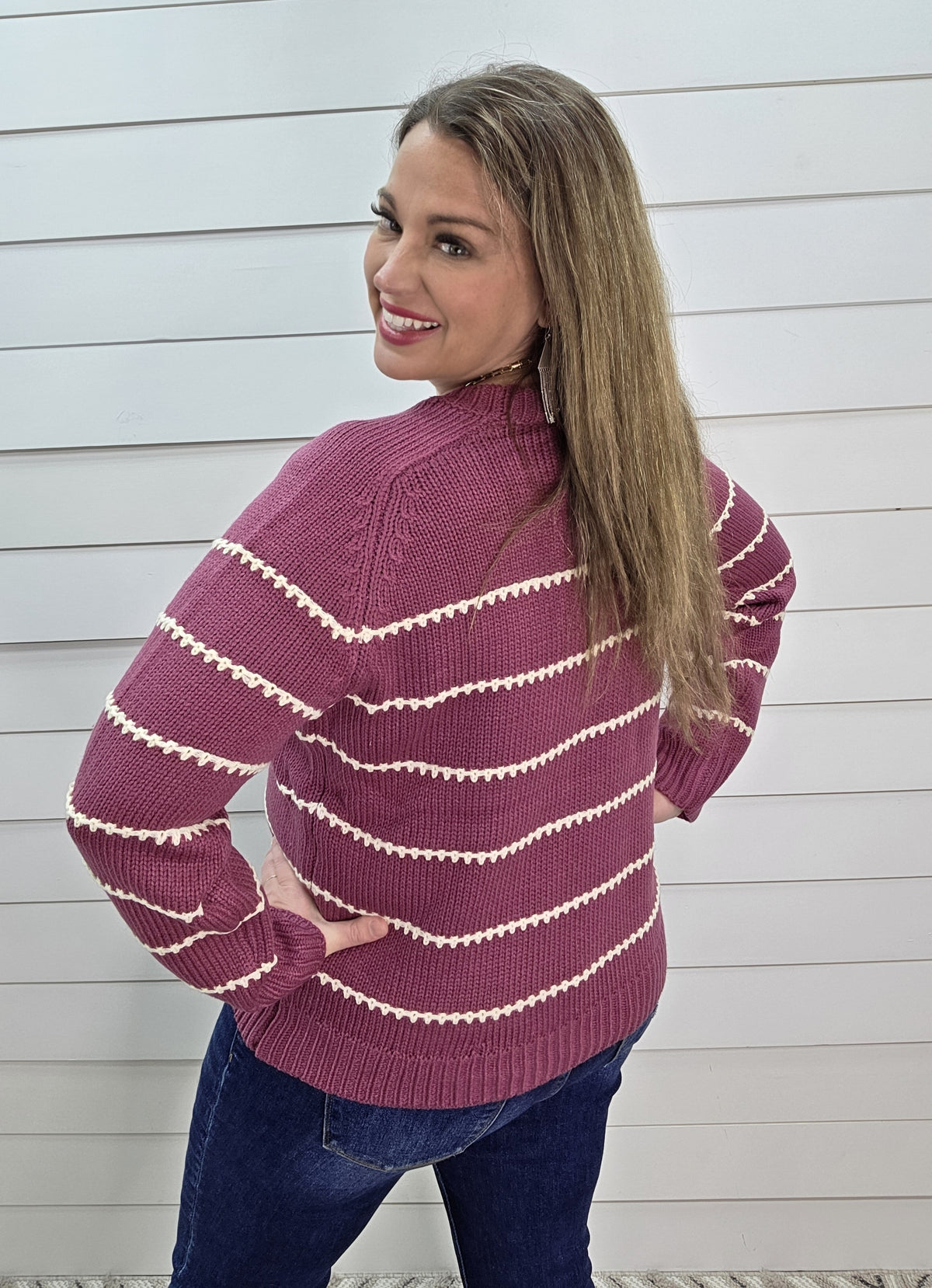 MAGENTA BLANKET STITCHED CREW NECK PULLOVER SWEATER