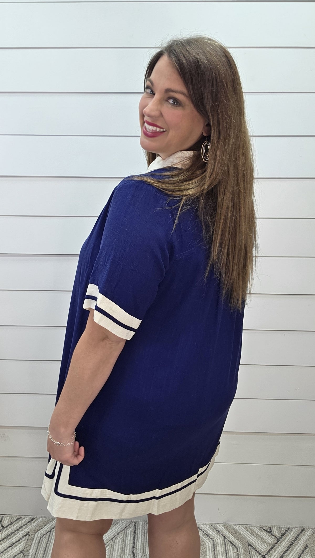 NAVY/CREAM LINEN BLEND V NECK DRESS