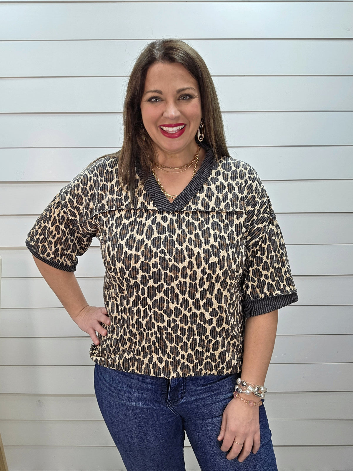 BROWN LEOPARD RAISED RIBBED KNIT TOP
