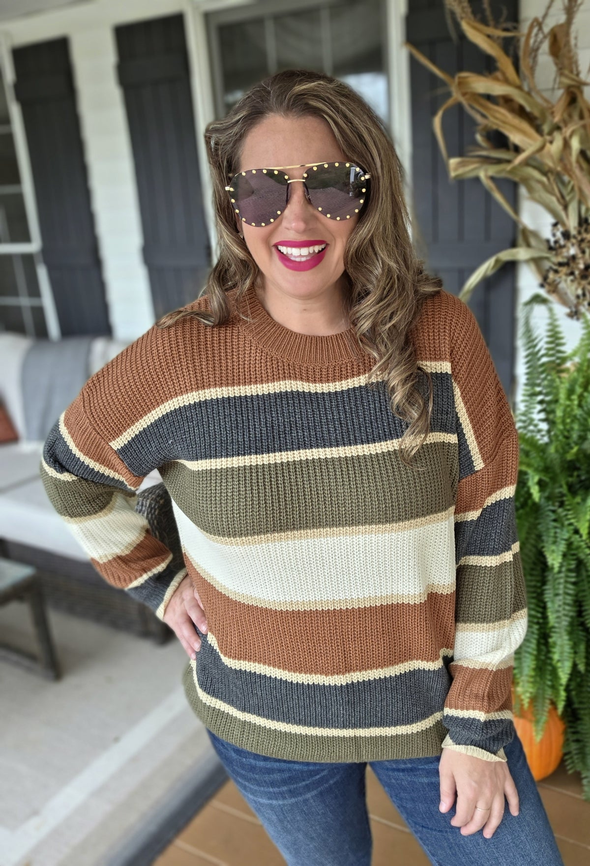 CAMEL/OLIVE STRIPED CREW NECK PULLOVER SWEATER