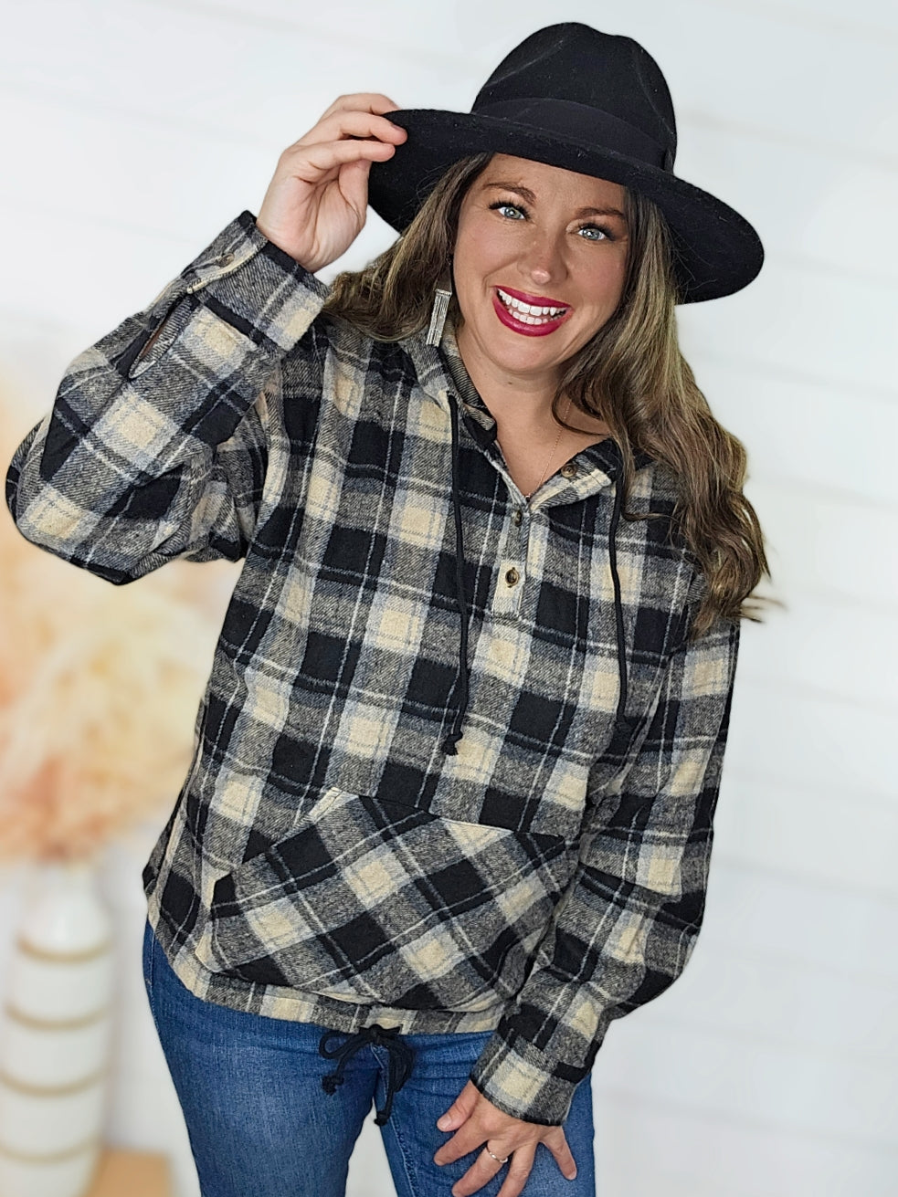 BLACK LIGHTWEIGHT FLANNEL PLAID PULLOVER HOODIE W/ KANGAROO POCKET