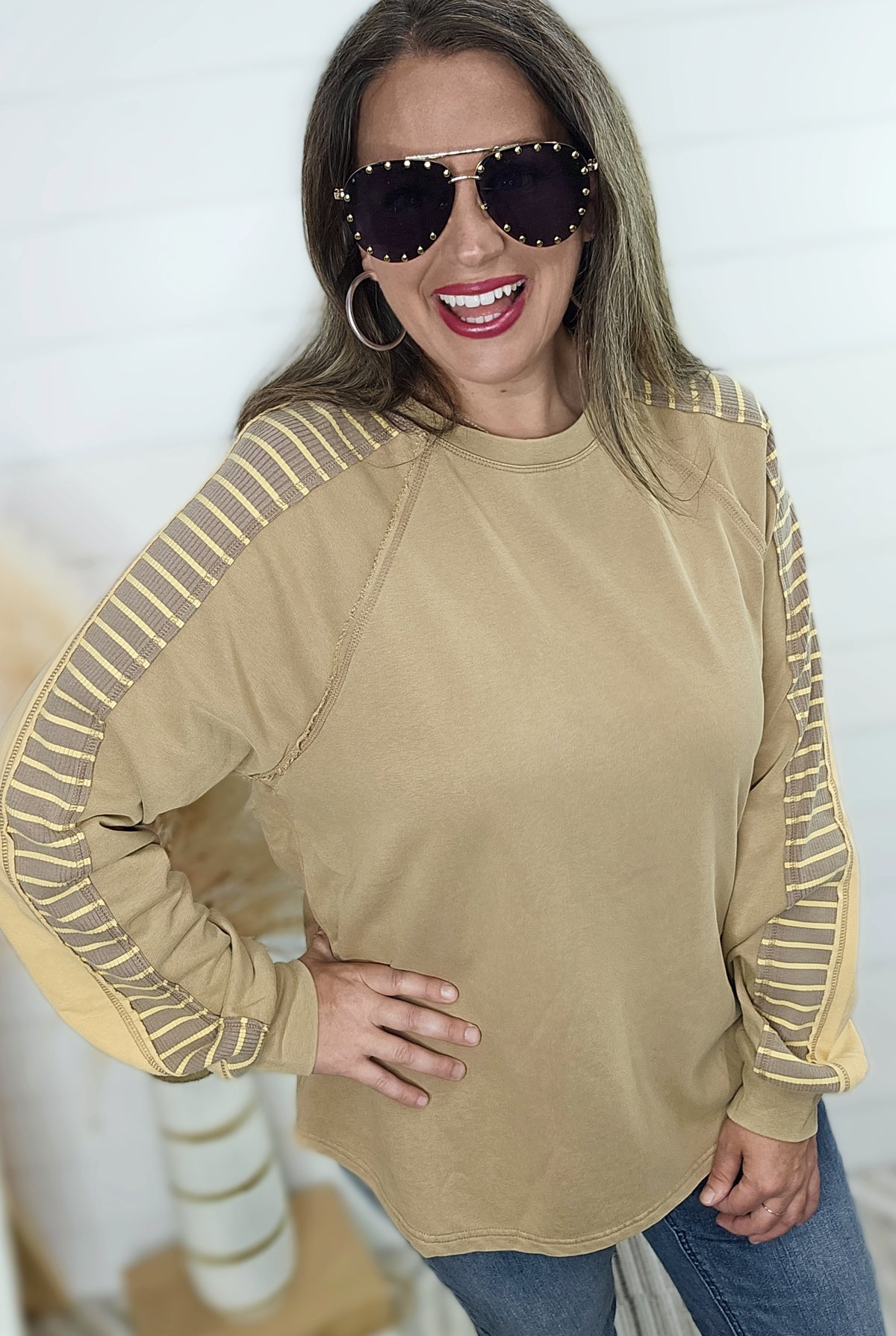 CAMEL OVERSIZED TOP W/ STRIPED CONTRAST SLEEVES