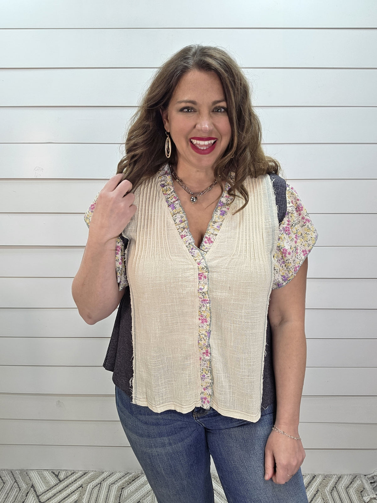 POL CREAM/CHARCOAL/FLORAL CONTRAST OVERSIZED V NECK BUTTON TOP