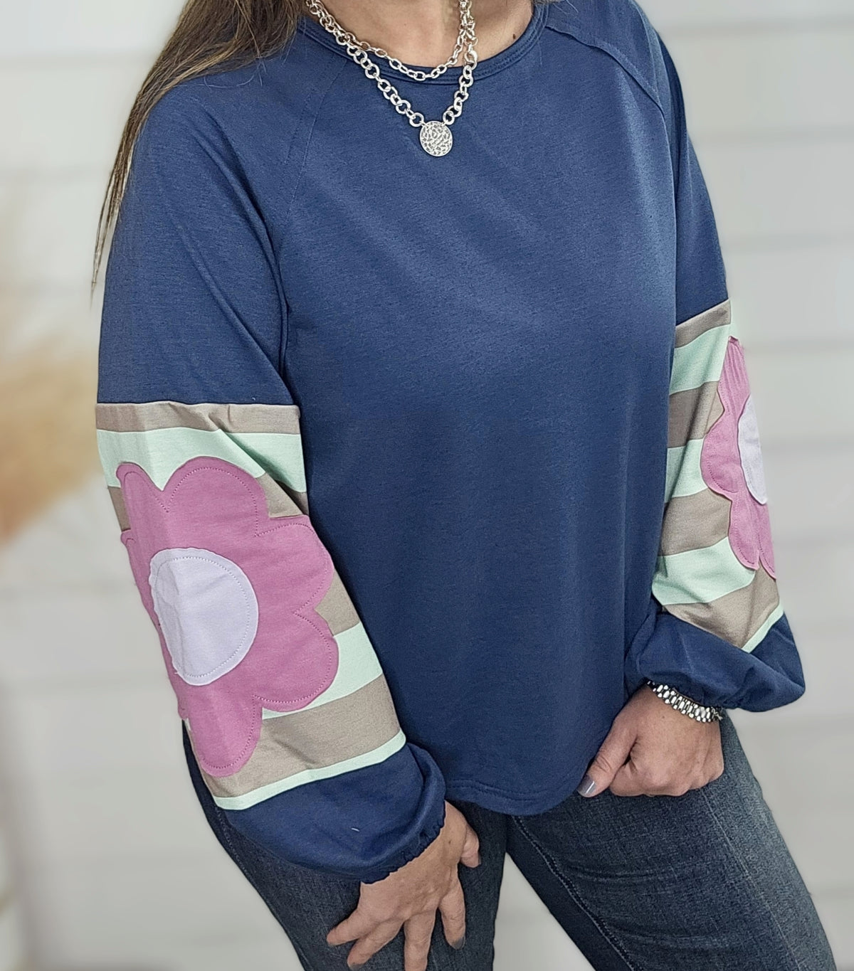 NAVY FLORAL/STRIPED SLEEVE TOP