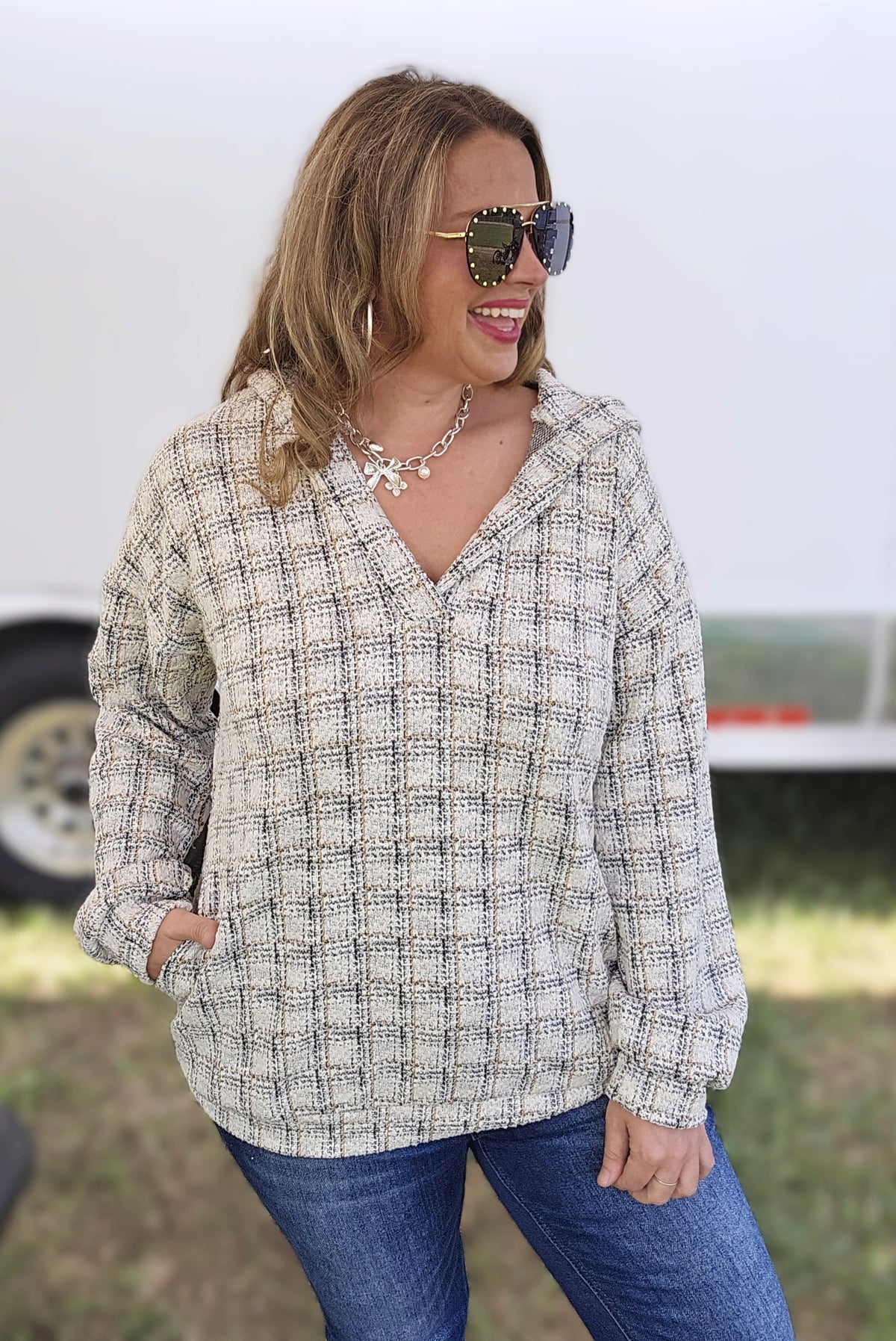 BLACK/CREAM PLAID SOFT TWEED V NECK HOODED PULLOVER