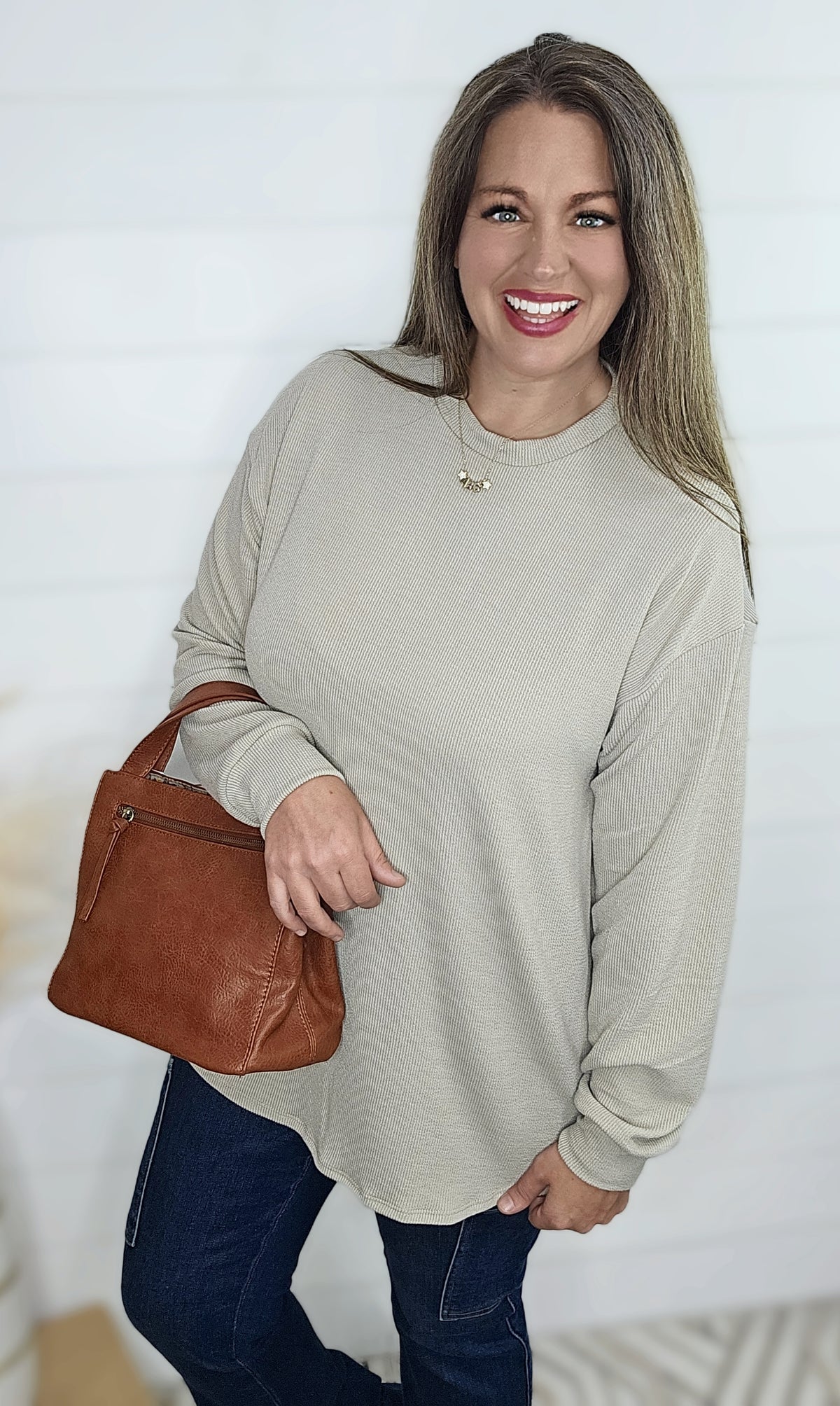 *BROOCH EXCLUSIVE* OAT CURVED HEM WEEKENDER TOP