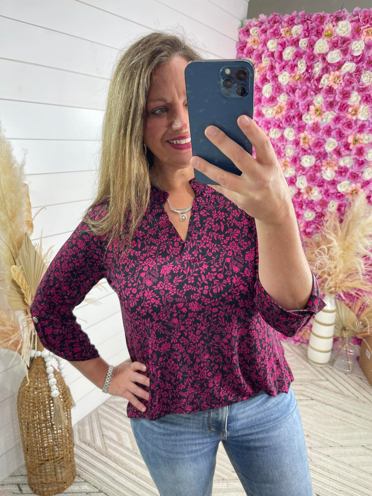 BLACK/HOT MAGENTA FLORAL 3/4 SLEEVE LIZZY TOP