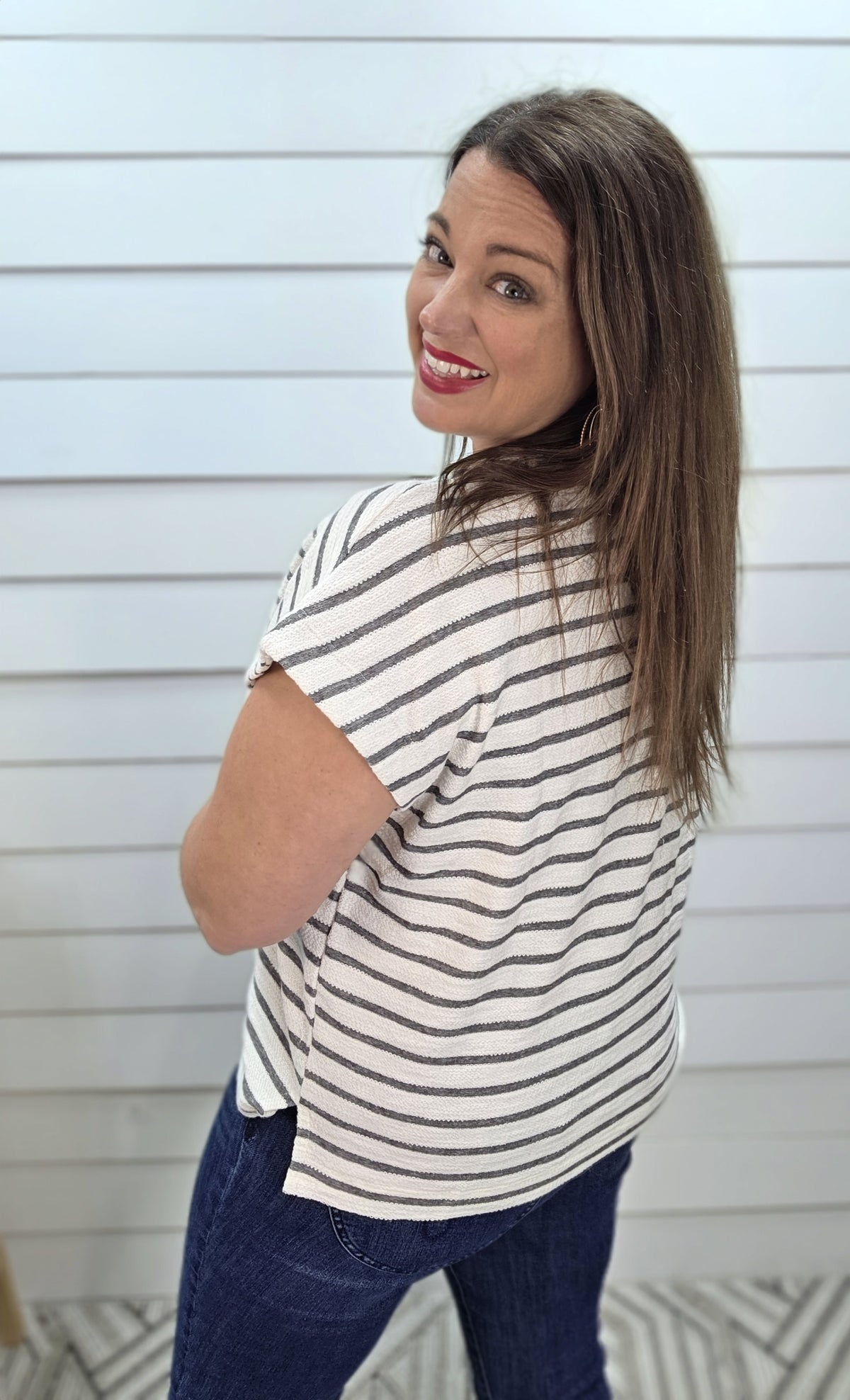 TAUPE/CREAM STRIPED TEXTURED KNIT TOP