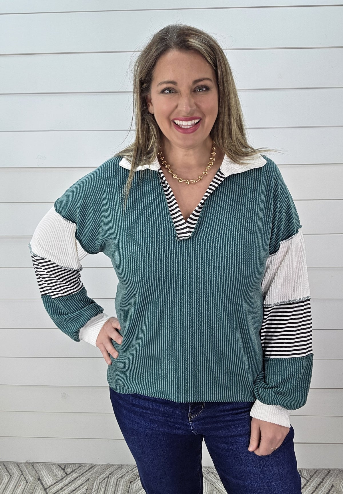 HUNTER GREEN RAISED RIBBED CONTRAST KNIT TOP W/ LAY DOWN COLLAR