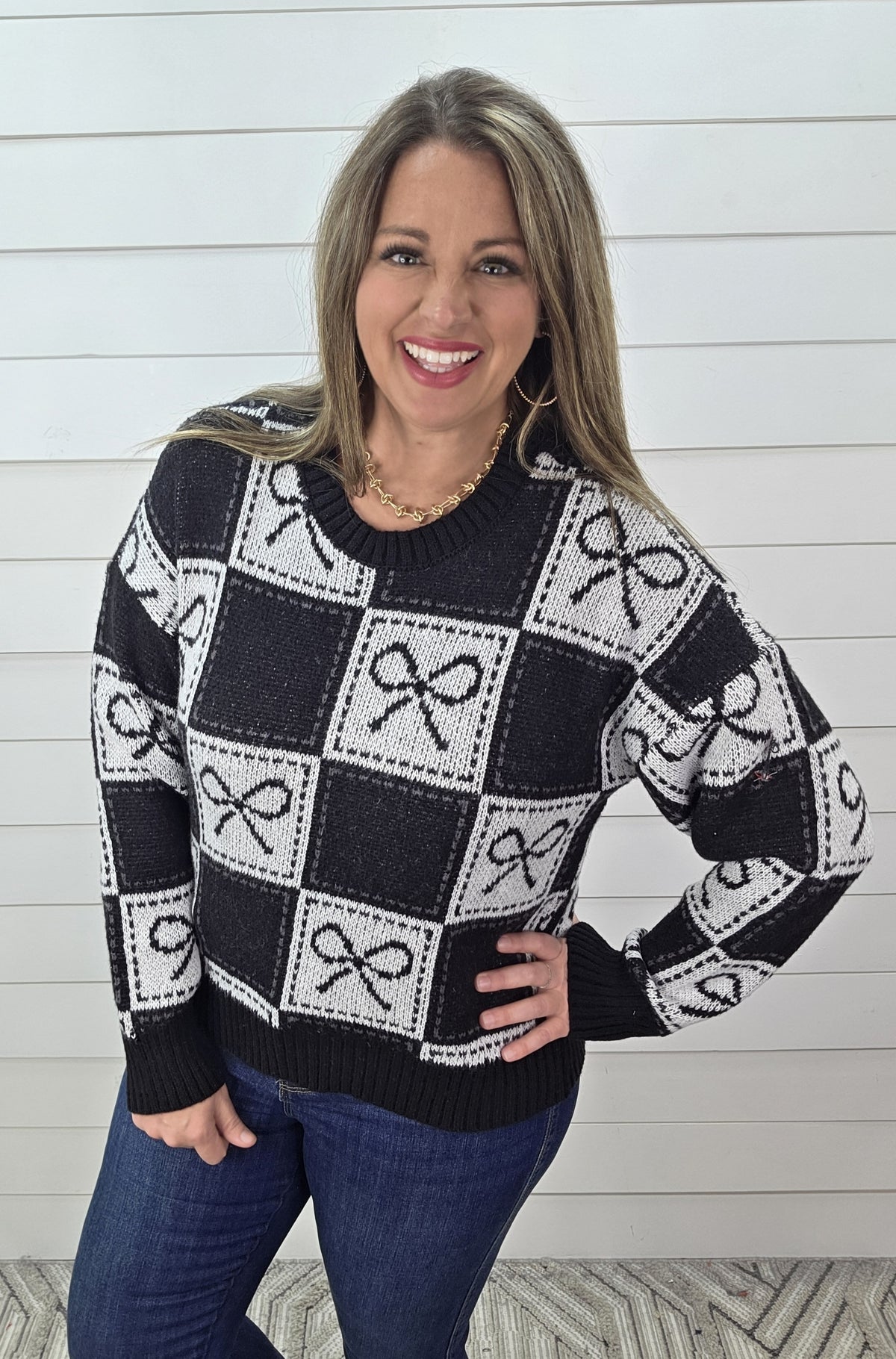 BLACK/CREAM CHECK BOW SWEATER