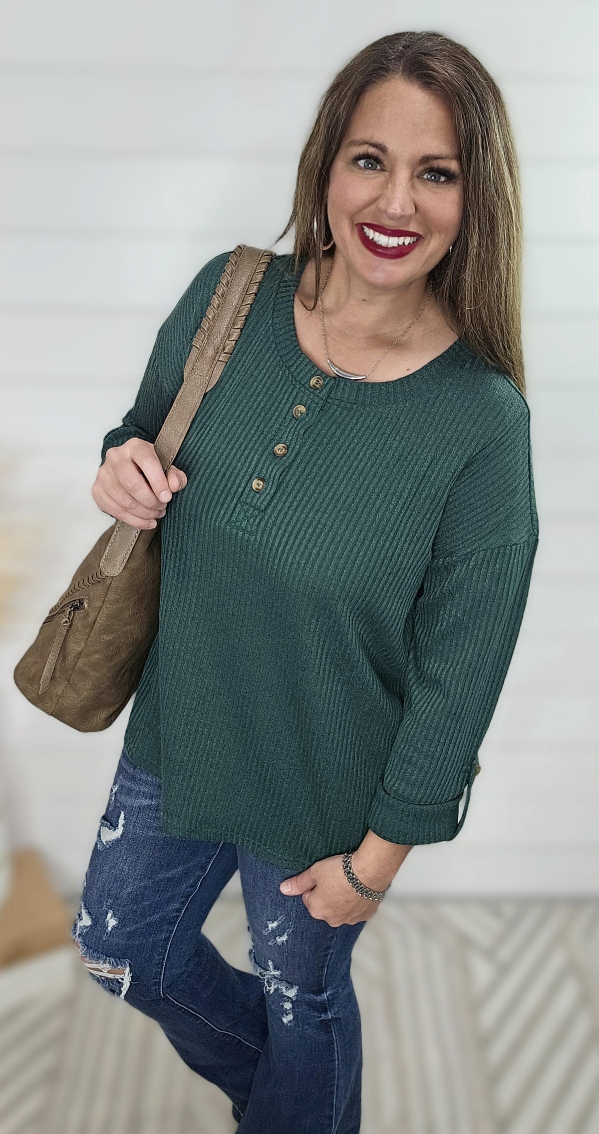 HUNTER GREEN HENLEY 3/4 ROLL UP SLEEVE KNIT TOP