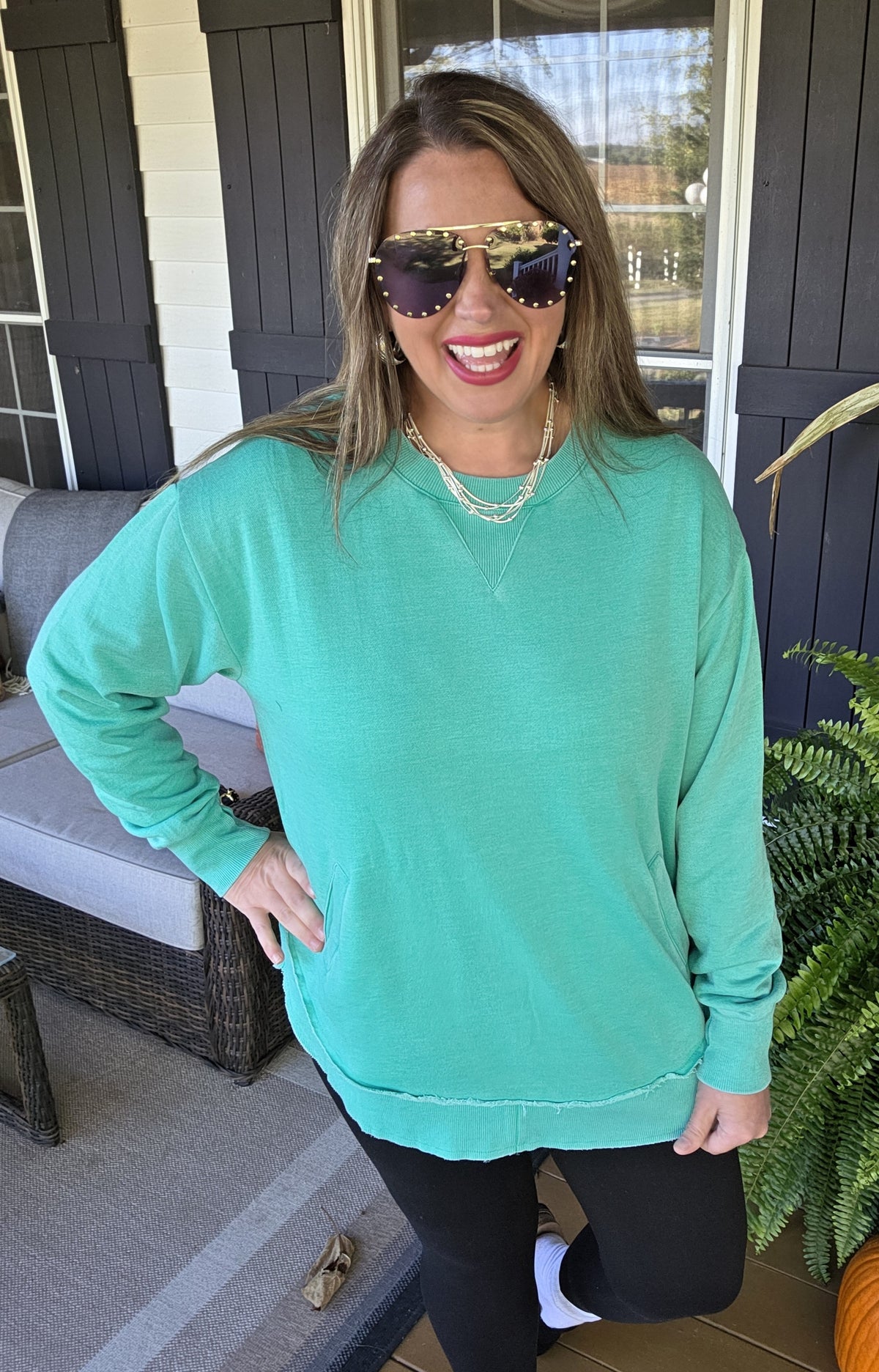 TEAL GREEN CURVED HEM PULLOVER W/ POCKETS