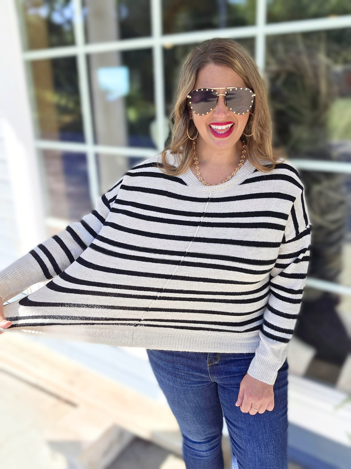 CREAM/BLACK STRIPED KNIT SWEATER