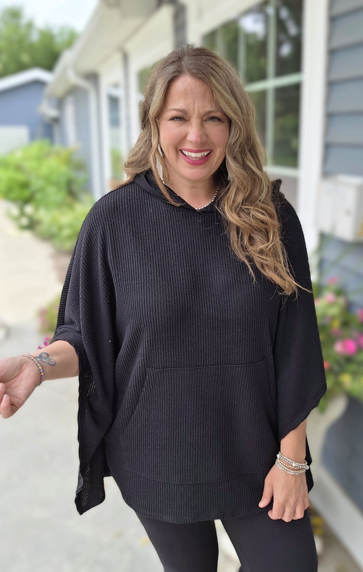 DEAR SCARLETT HORIZON PONCHO HOODIE - BLACK