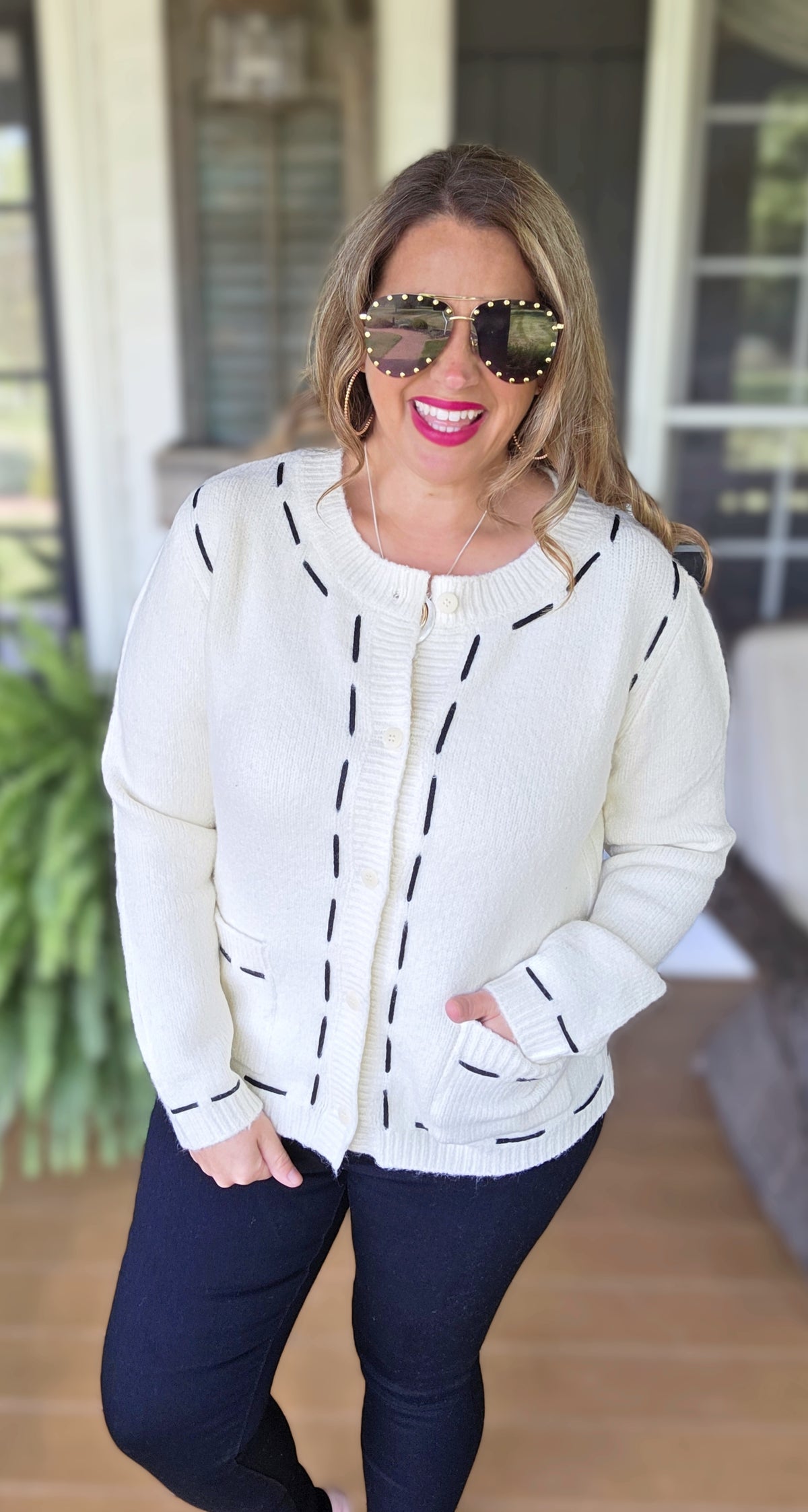 WHITE/BLACK STITCH BUTTON UP SWEATER CARDIGAN