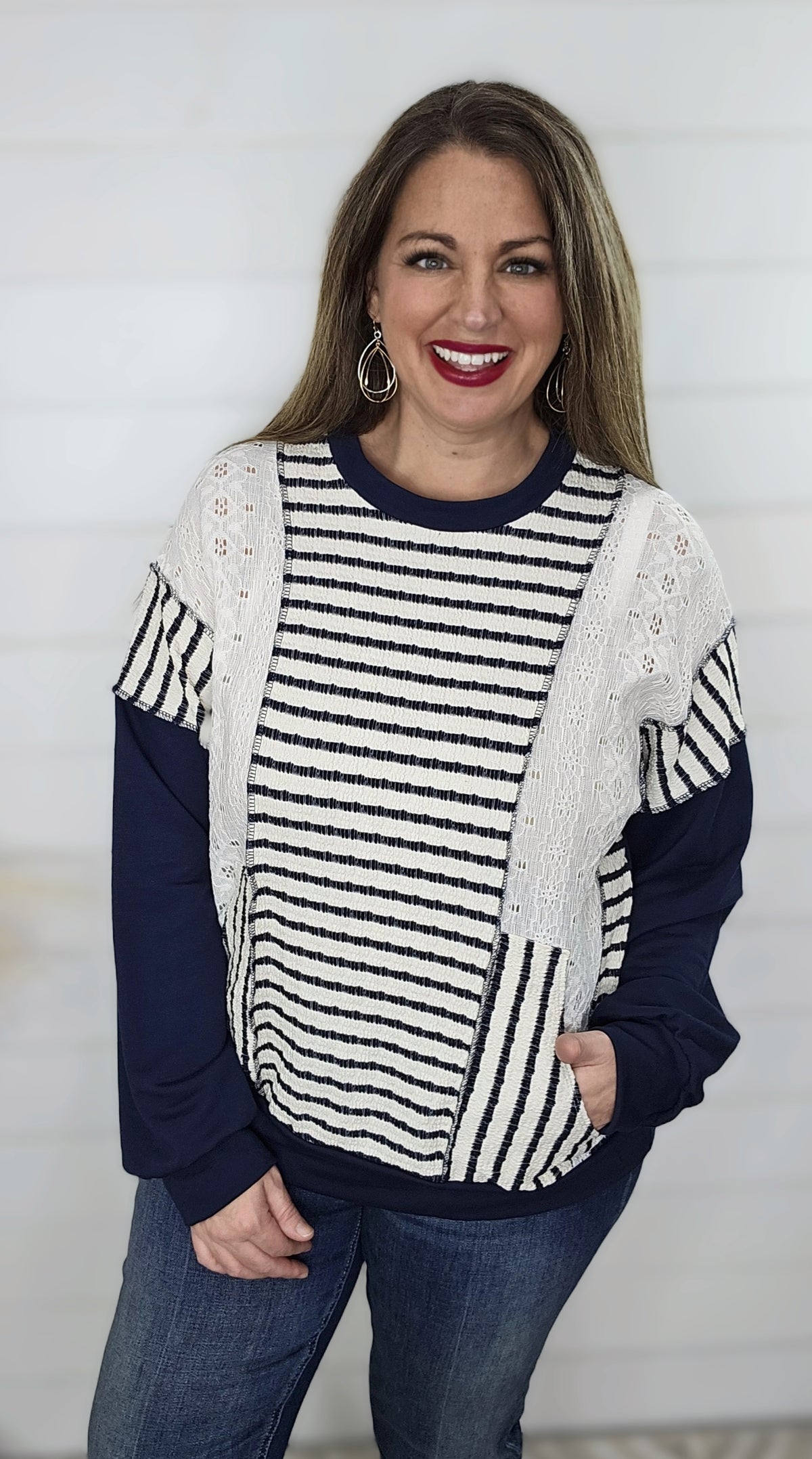 NAVY CONTRAST STRIPED COLORBLOCK LACE PULLOVER