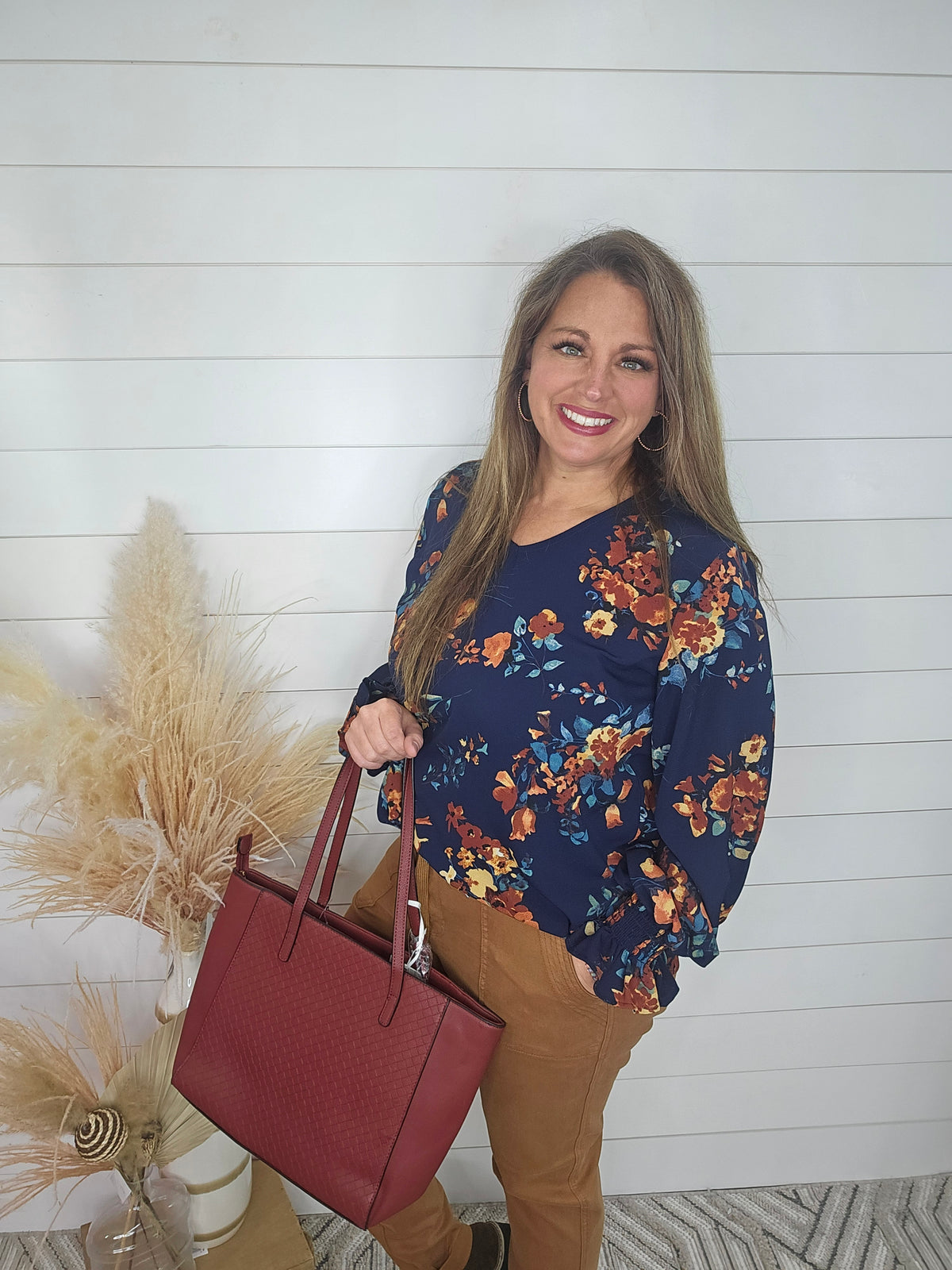 NAVY FLORAL WOVEN TOP W/ SMOCKED CUFF SLEEVES