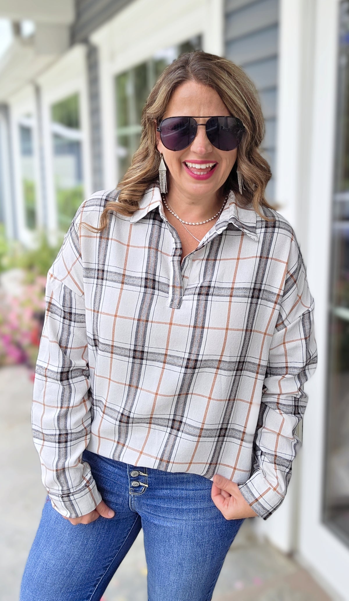WHITE/CAMEL/BLACK V NECK PLAID TOP