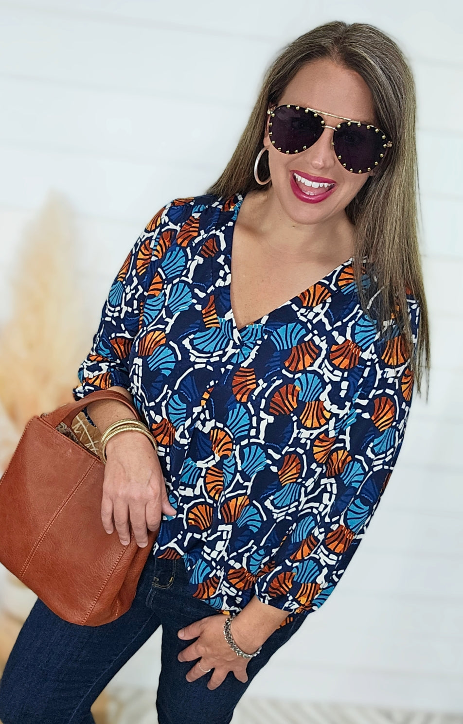 NAVY/RUST PRINTED V NECK WRINKLE FREE TOP