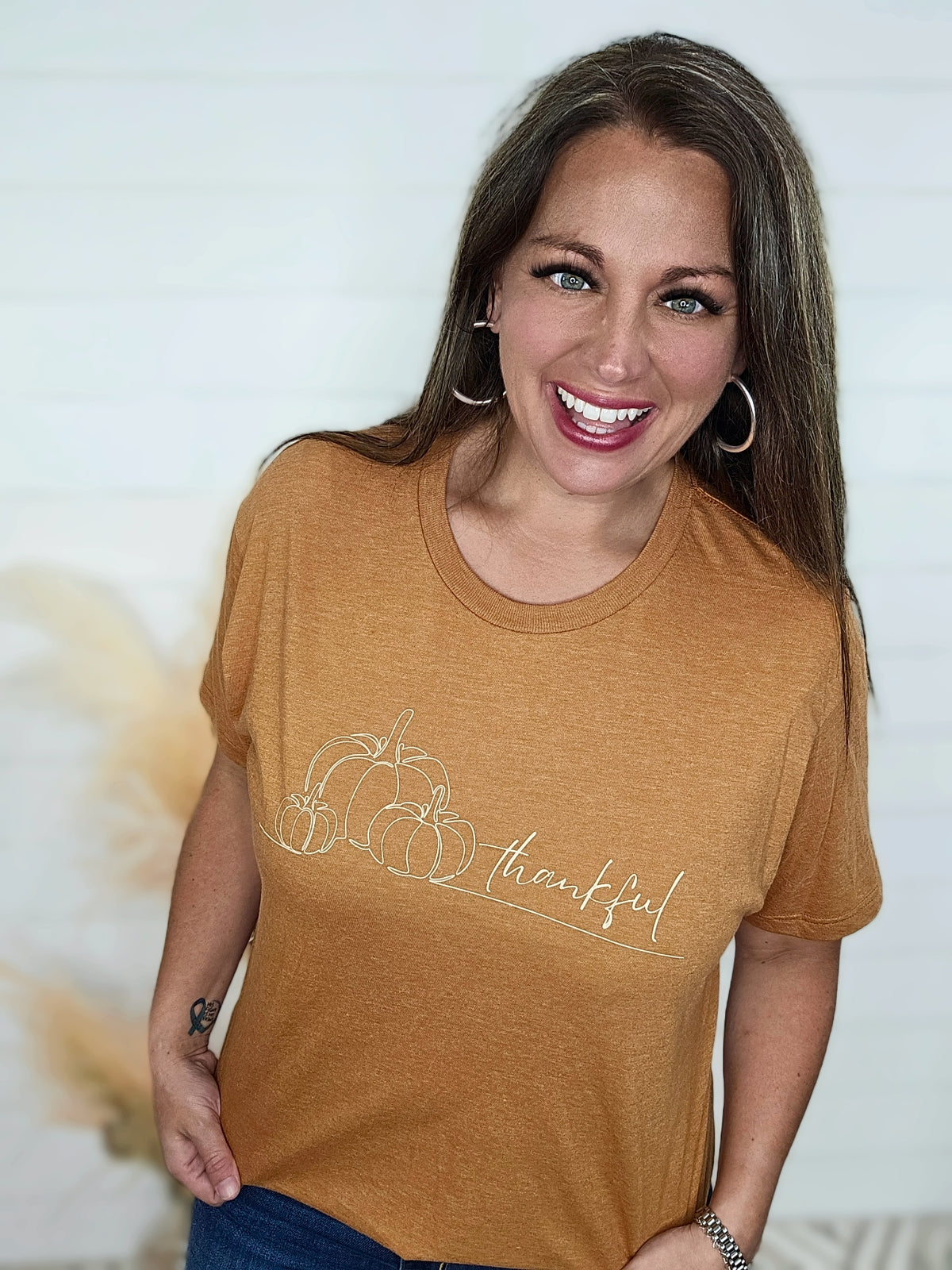 RUST THANKFUL GRAPHIC TEE