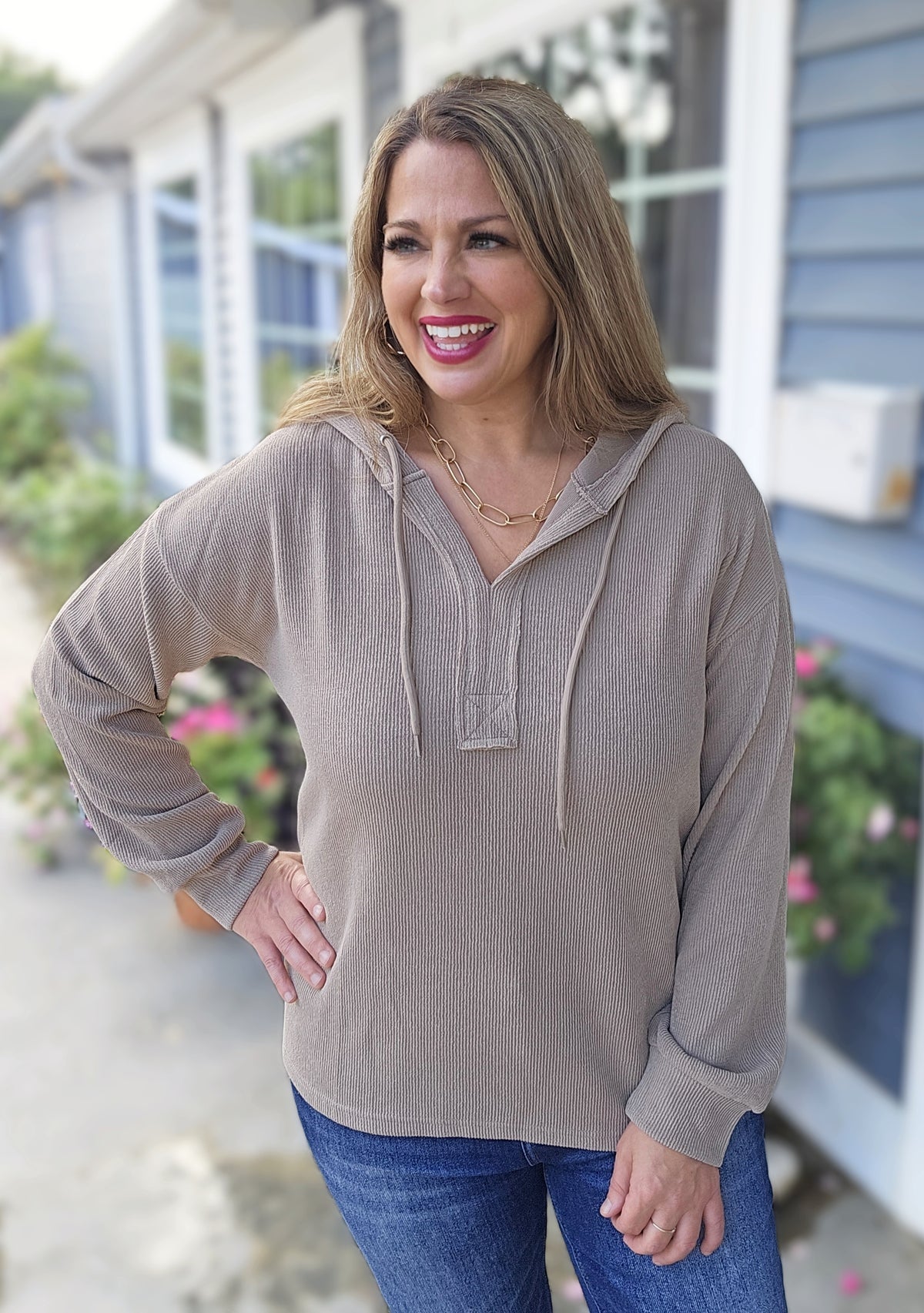 MOCHA RIBBED V NECK LIGHT WEIGHT HOODIE