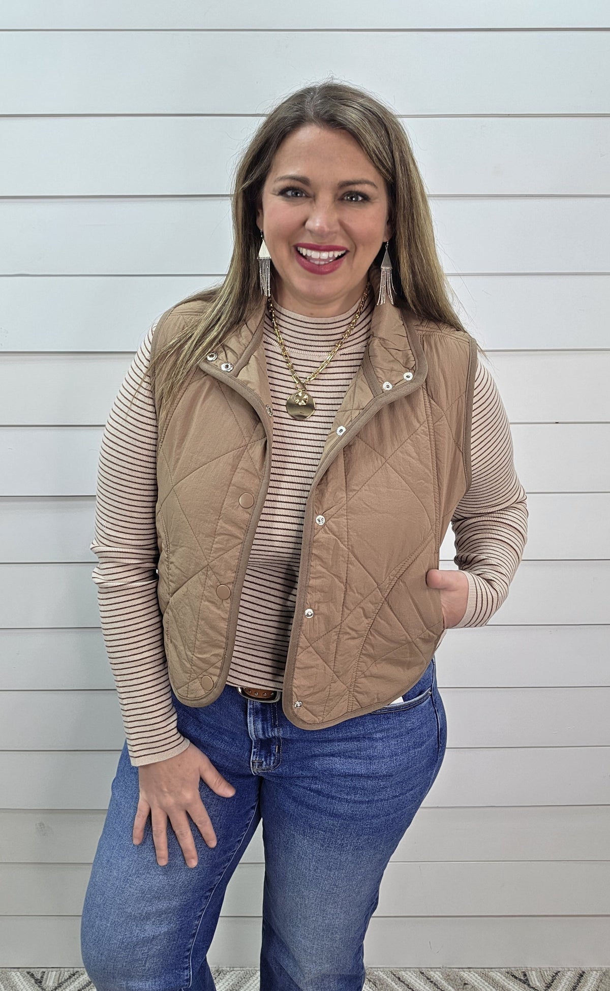 MOCHA LIGHT WEIGHT QUILTED VEST