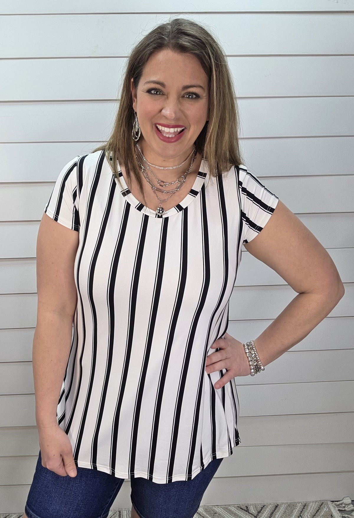 IVORY/BLACK VERTICAL STRIPED BUTTER SOFT KNIT TOP